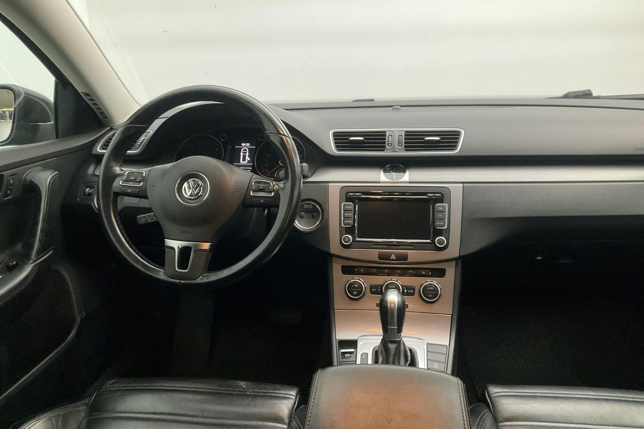 VW Passat 2.0 TDI BlueMotion Technology Variant 4Motion (177hk) - 22 223 mil - Automat - Dark Brown - 2014