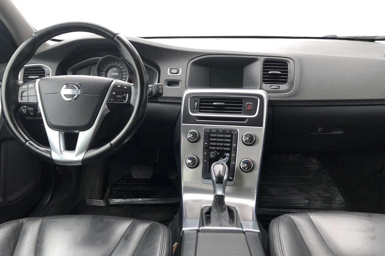 Volvo V60 D4 AWD (215hk) - 12 589 mil - Automat - vit - 2014