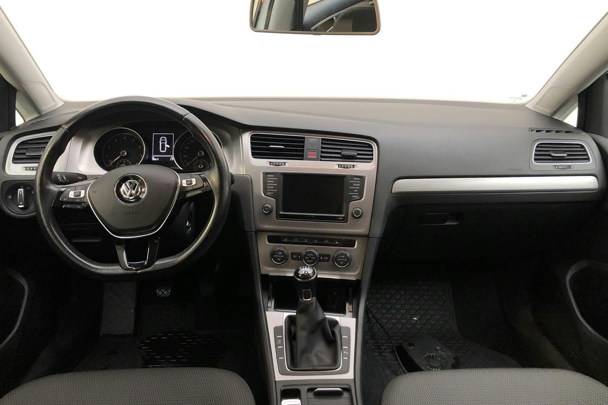 VW Golf VII 1.4 TSI Multifuel Sportscombi (125hk) - 9 081 mil - Manuell - vit - 2017