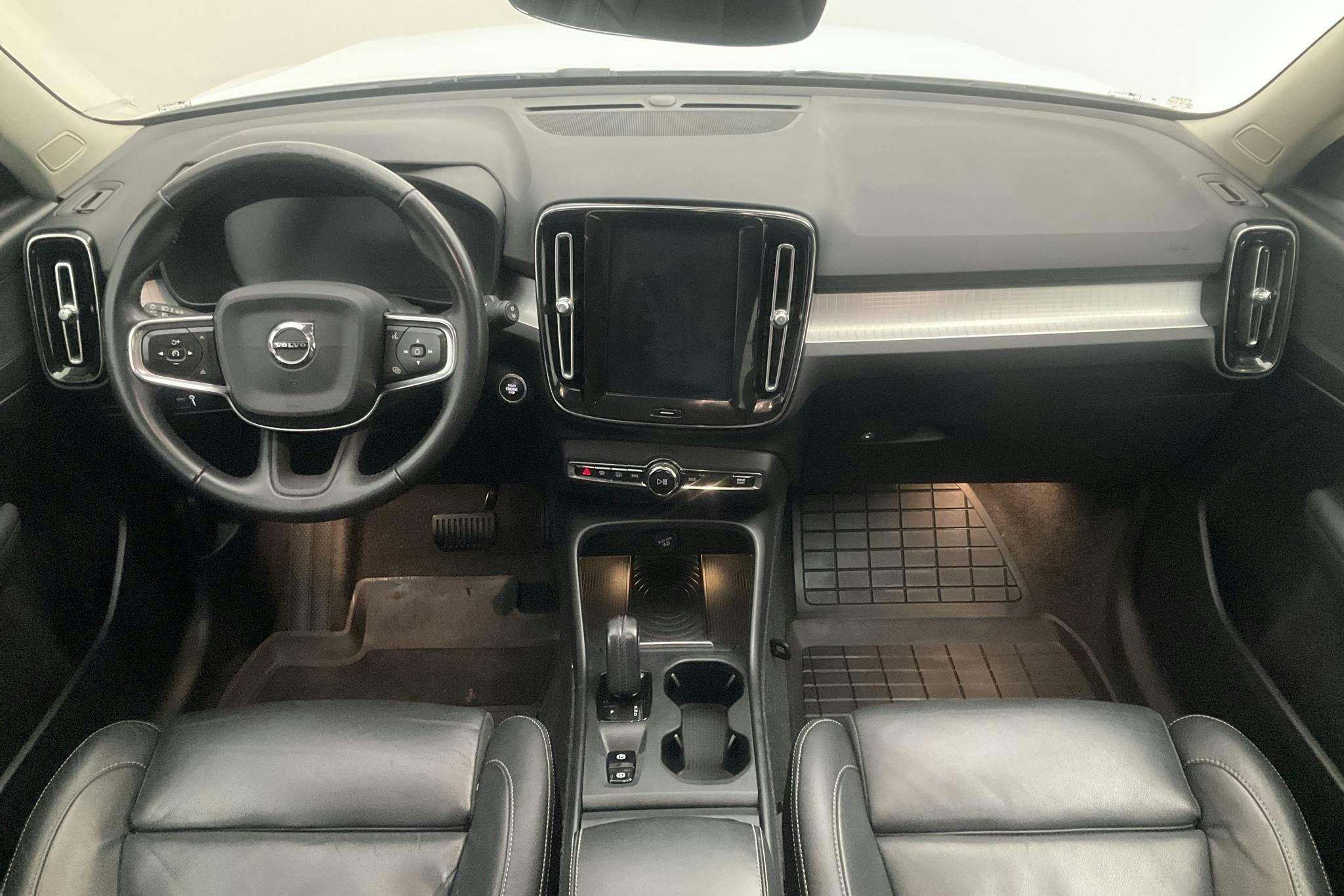 Volvo XC40 T5 AWD (247hk) - 14 529 mil - Automat - vit - 2018