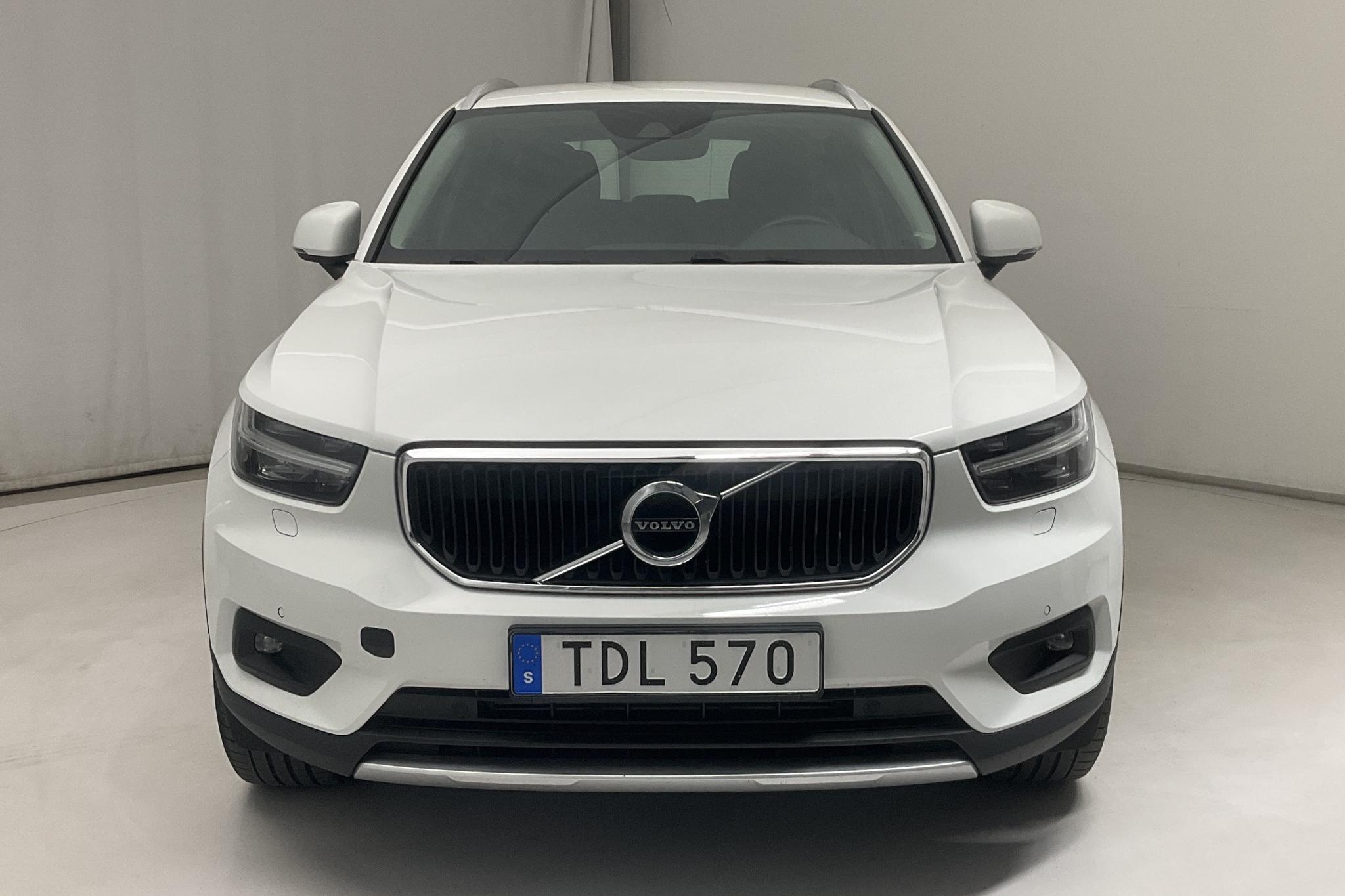 Volvo XC40 T5 AWD (247hk) - 14 529 mil - Automat - vit - 2018