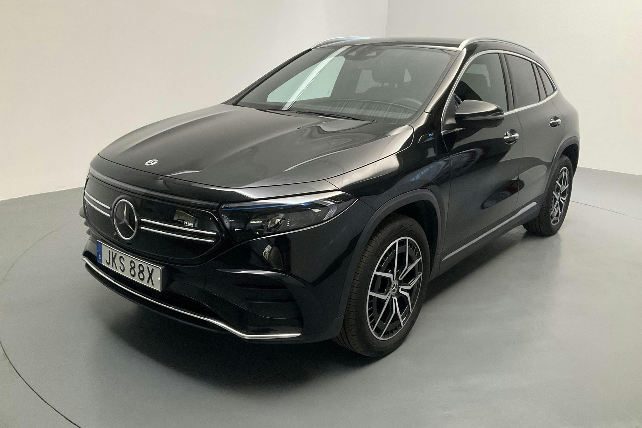 Mercedes EQA 300 4Matic H243 (228hk) - 3 434 mil - Automat - svart - 2022