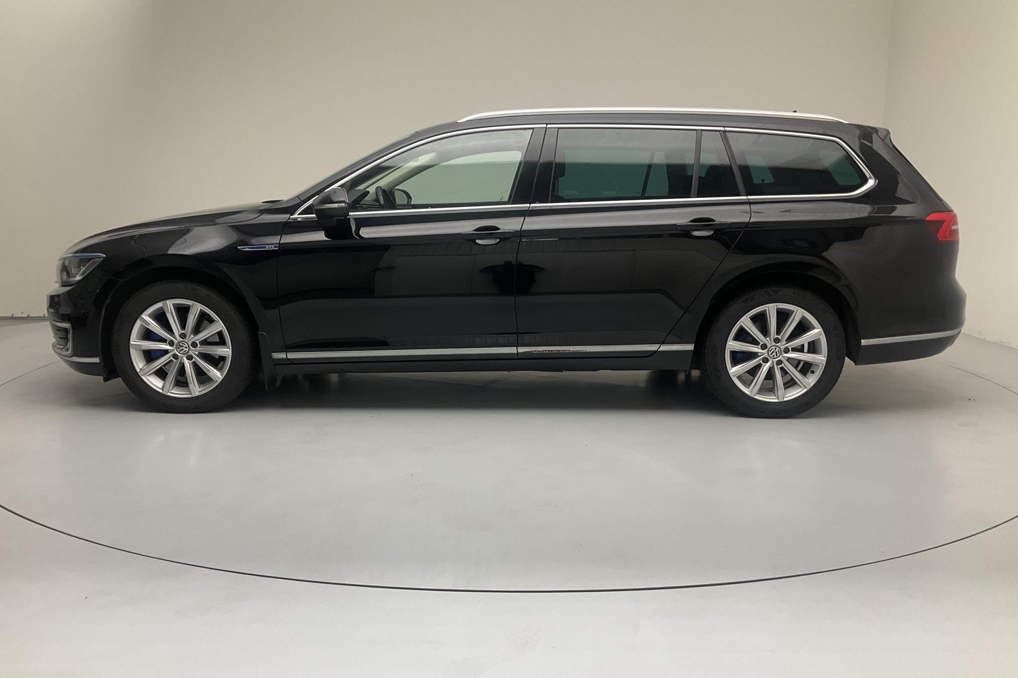 VW Passat 1.4 Plug-in-Hybrid Sportscombi (218hk) - 147 730 km - Automatic - black - 2018
