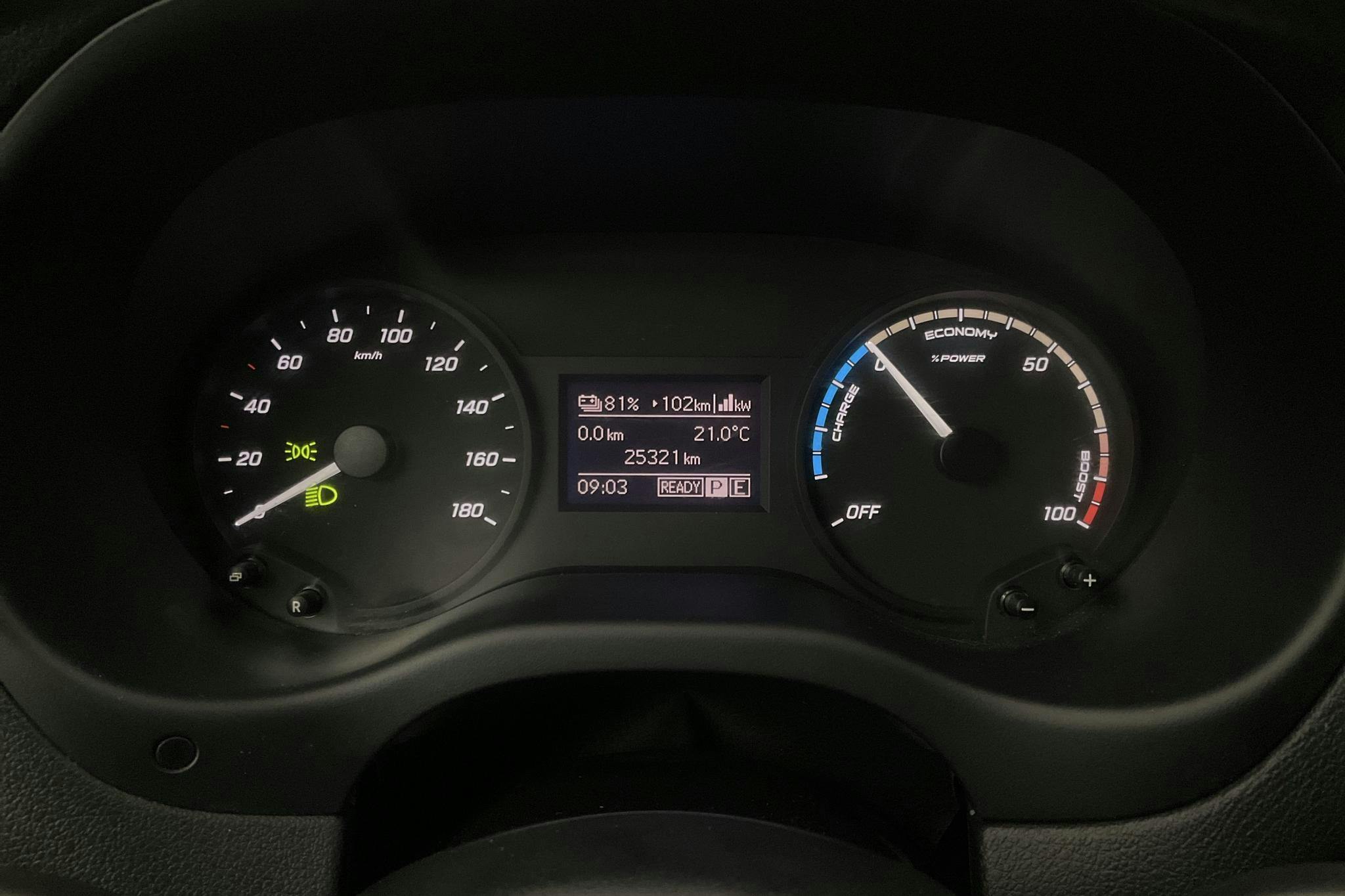 Mercedes eVito 111 3.2t 41 kWh W640 (116hk) - 25 340 km - Automatic - white - 2021