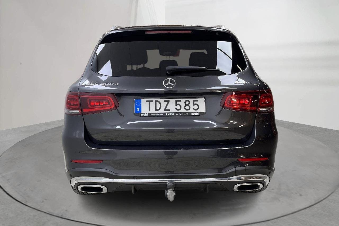 Mercedes GLC 300 d 4MATIC X253 (245hk) - 10 698 mil - Automat - grå - 2020