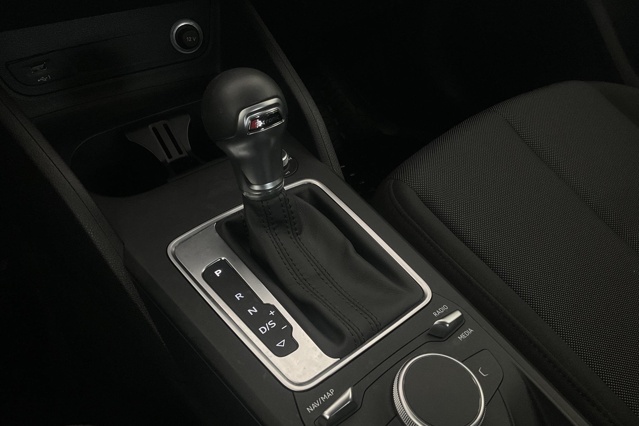 Audi Q2 30 TFSI (116hk) - 3 698 mil - Automat - svart - 2019