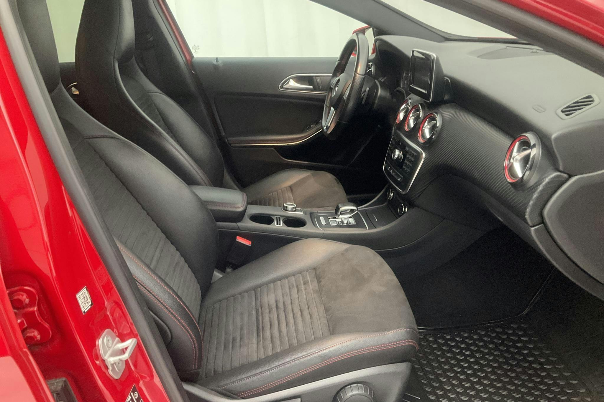 Mercedes A 45 AMG 4MATIC W176 (360hk) - 85 050 km - Automatic - red - 2014