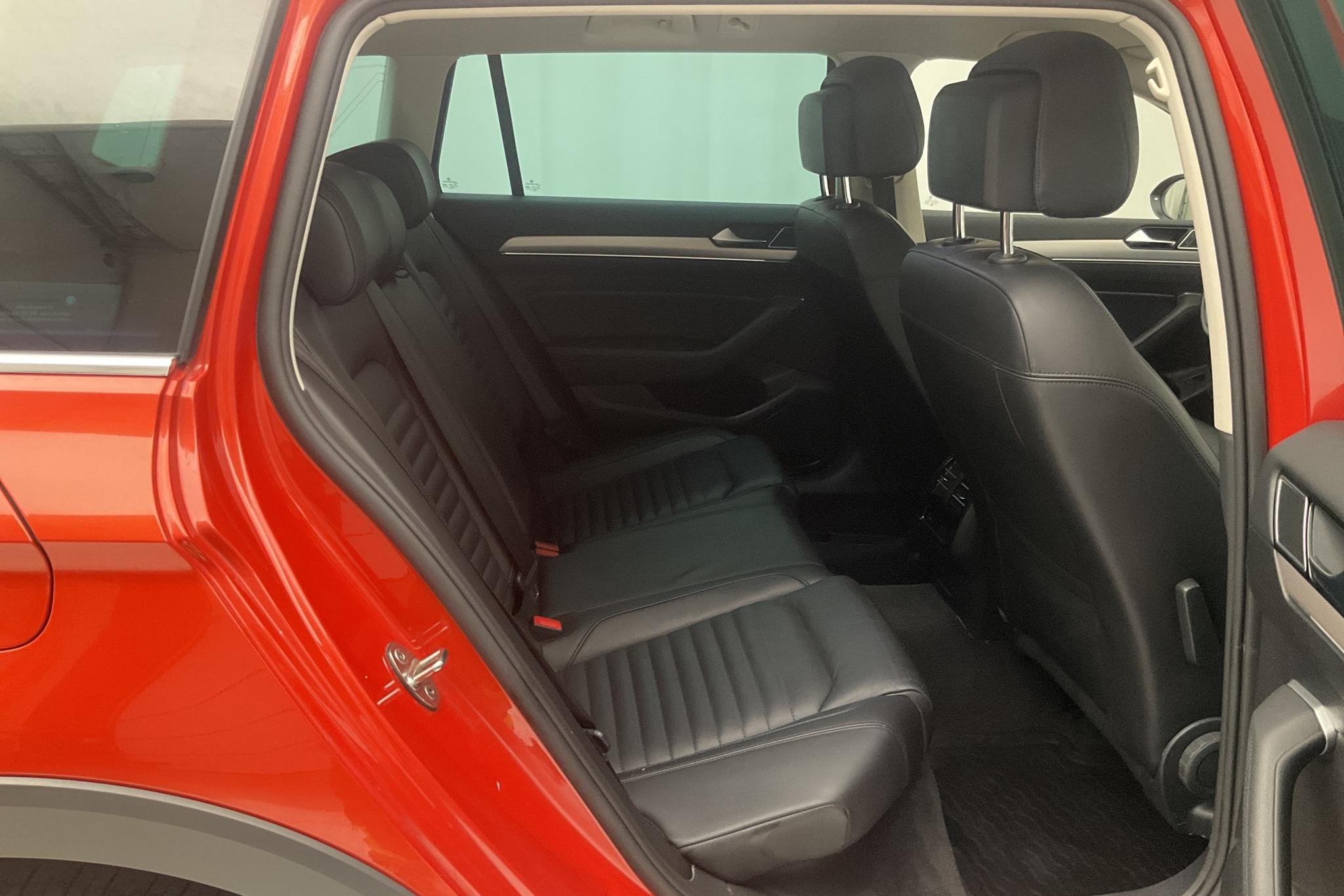 VW Passat Alltrack 2.0 TDI Sportscombi 4MOTION (190hk) - 13 286 mil - Automat - orange - 2016