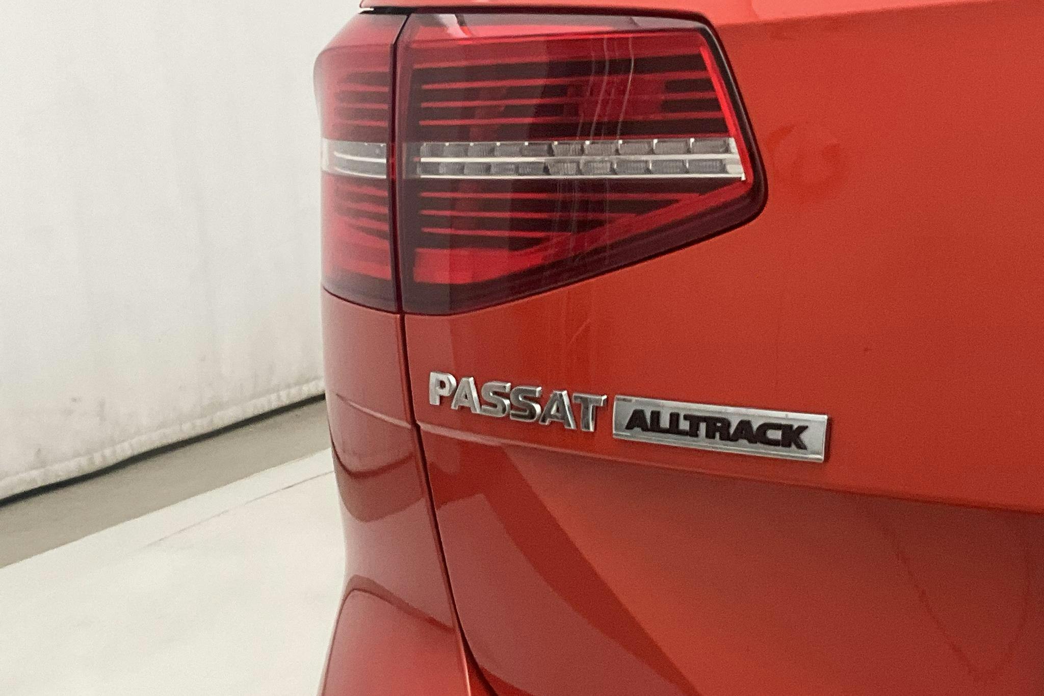 VW Passat Alltrack 2.0 TDI Sportscombi 4MOTION (190hk) - 132 860 km - Automatic - orange - 2016
