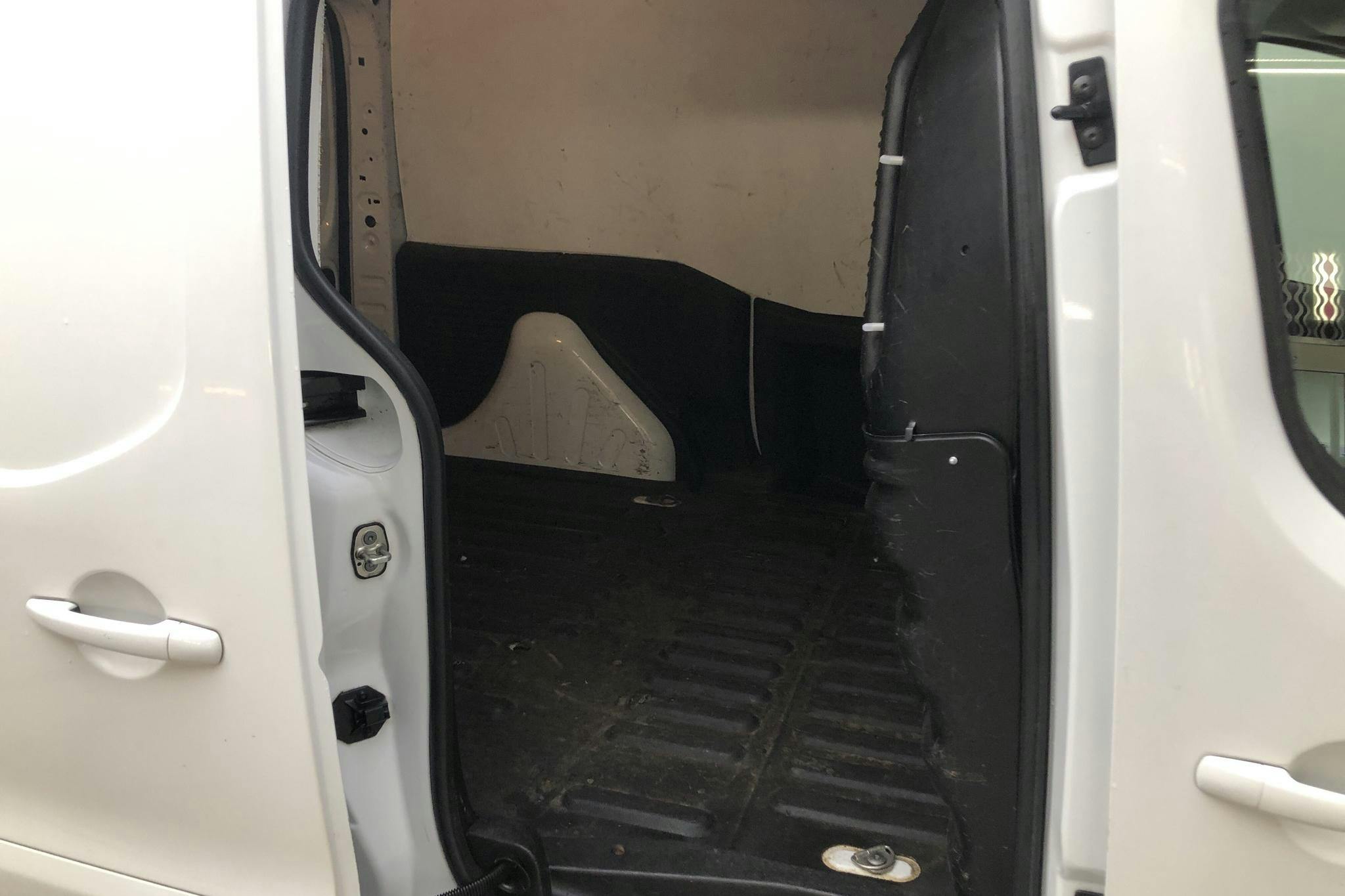 Citroen Berlingo 1.6 BlueHDi Skåp (100hk) - 6 361 mil - Automat - vit - 2017