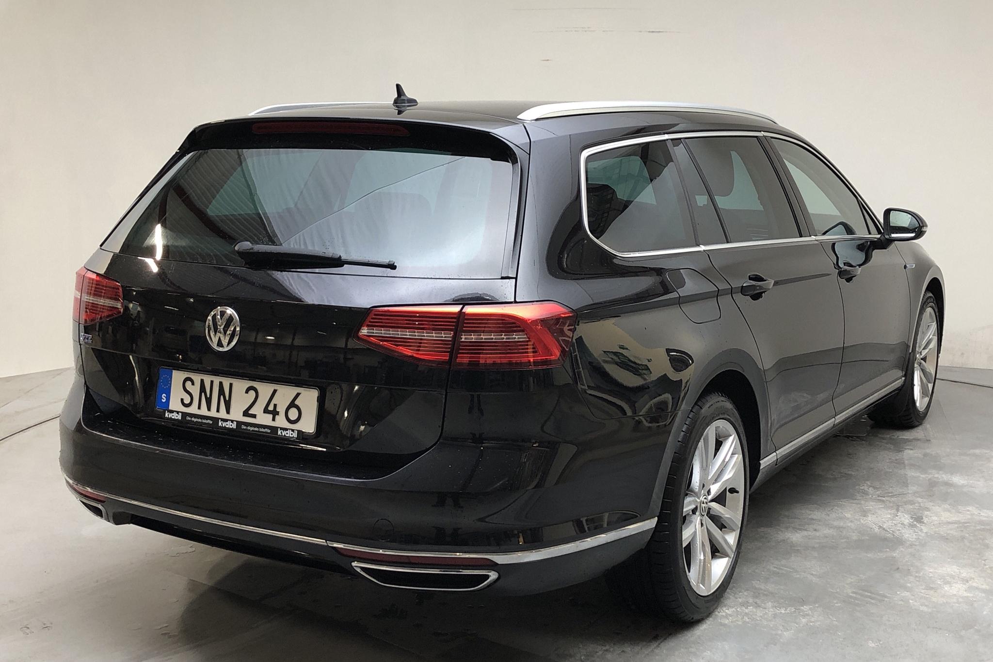 VW Passat 1.4 Plug-in-Hybrid Sportscombi (218hk) - 16 515 mil - Automat - svart - 2019