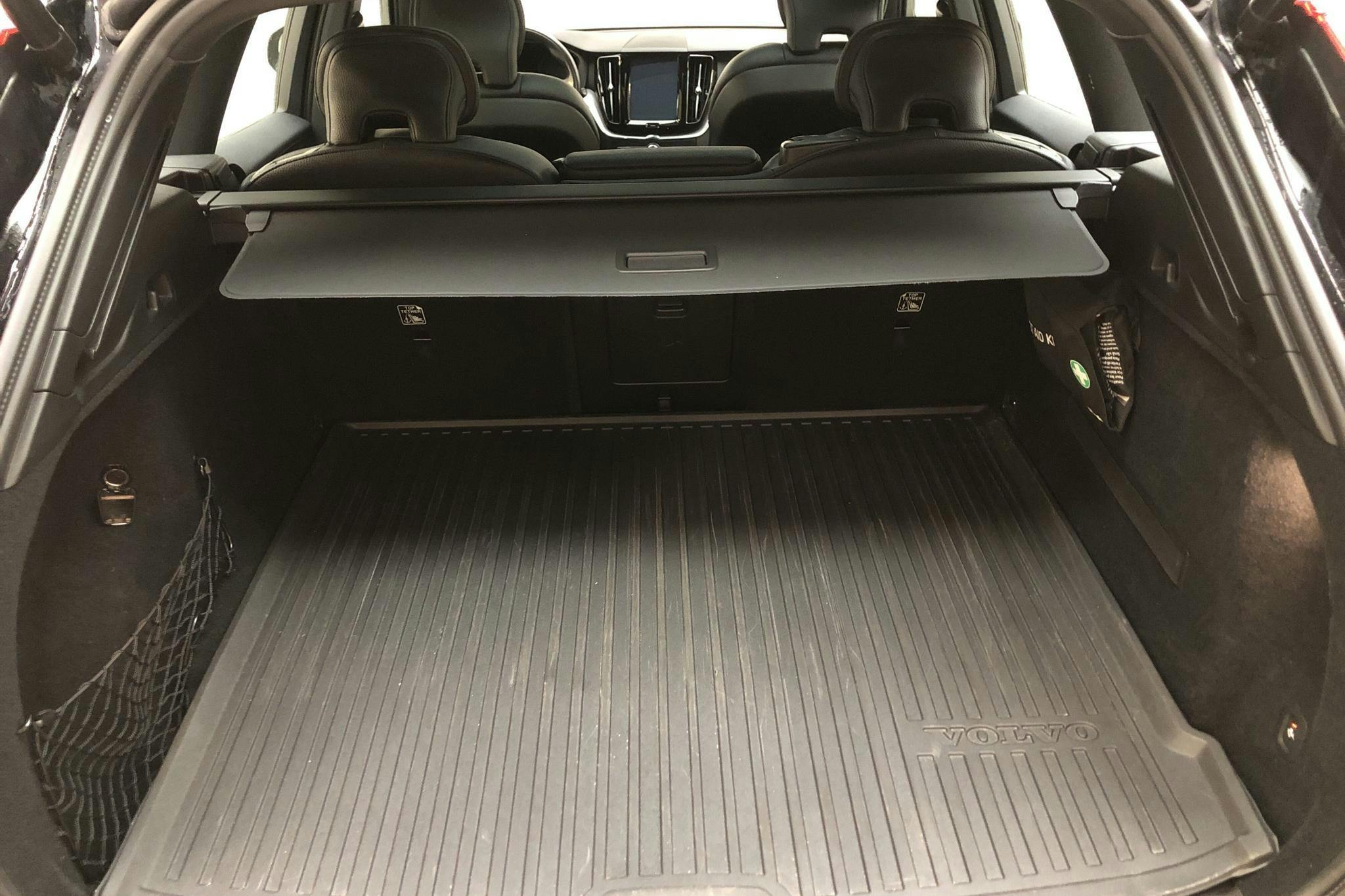 Volvo XC60 T8 AWD Twin Engine (390hk) - 12 121 mil - Automat - svart - 2020