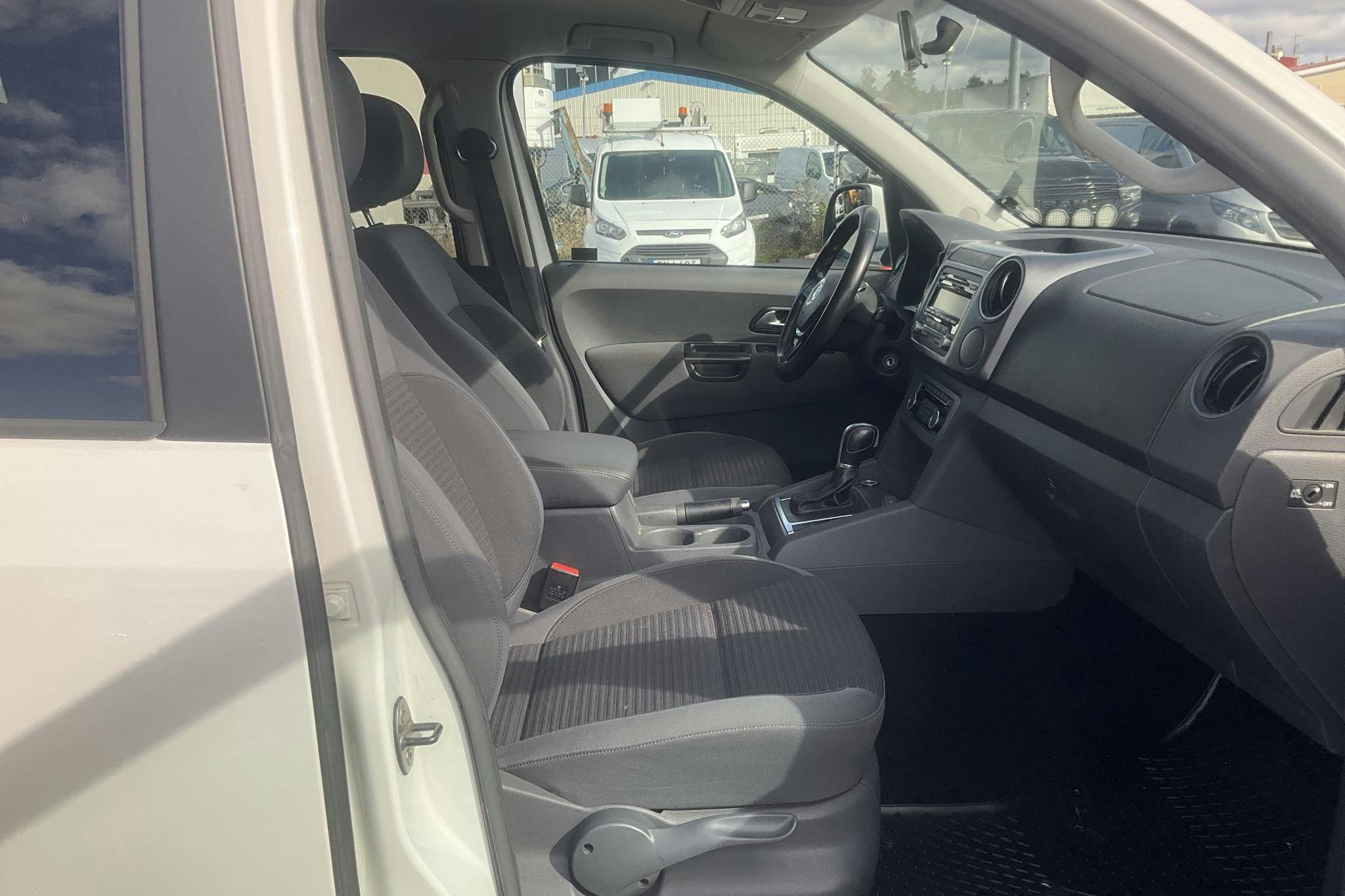VW Amarok 2.0 TDI 4motion (180hk) - 17 257 mil - Automat - vit - 2016