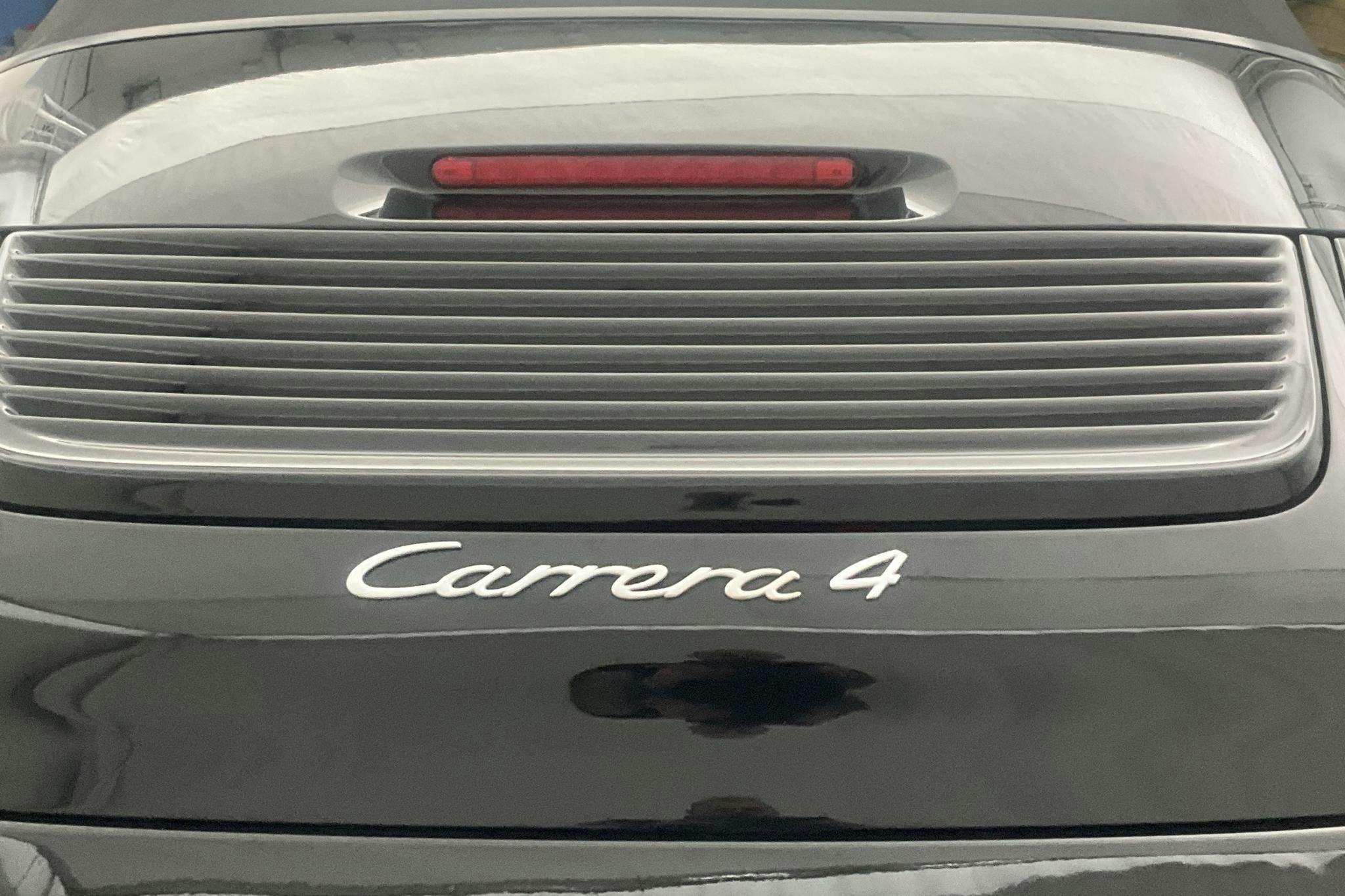 Porsche 911/996 Carrera 3.4 4 Cabriolet (301hk) - 14 800 mil - Automat - svart - 2000