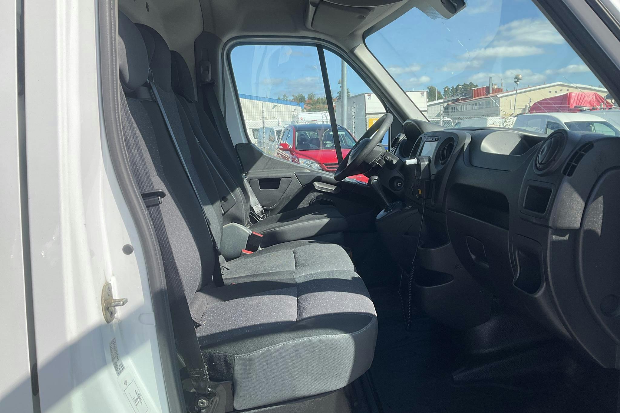 Opel Movano 2.3 CDTI 2WD Skåp (170hk) - 13 833 mil - Automat - vit - 2019