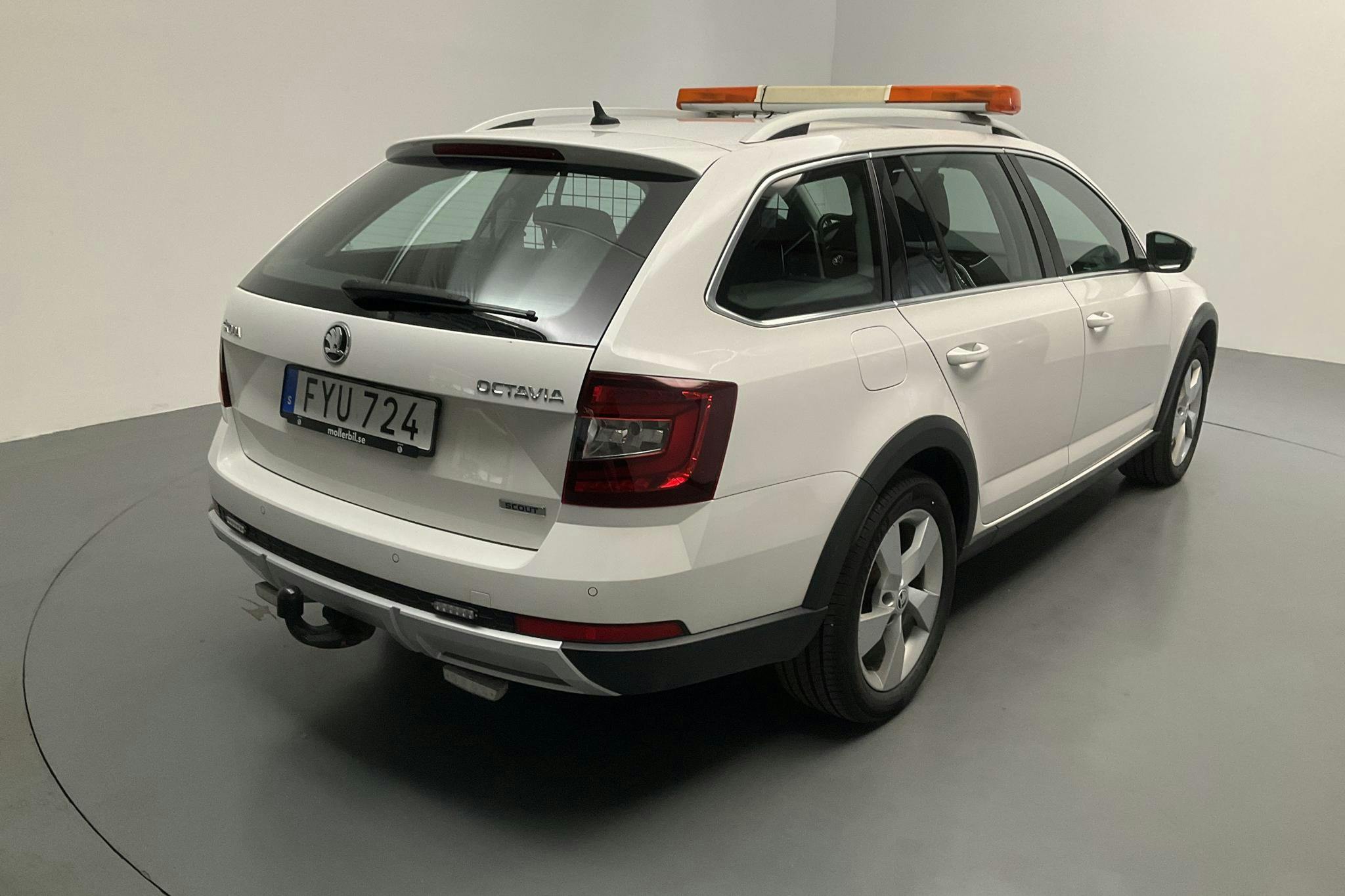 Skoda Octavia Scout II 2.0 TDI 4X4 (150hk) - 202 280 km - Automatic - white - 2019