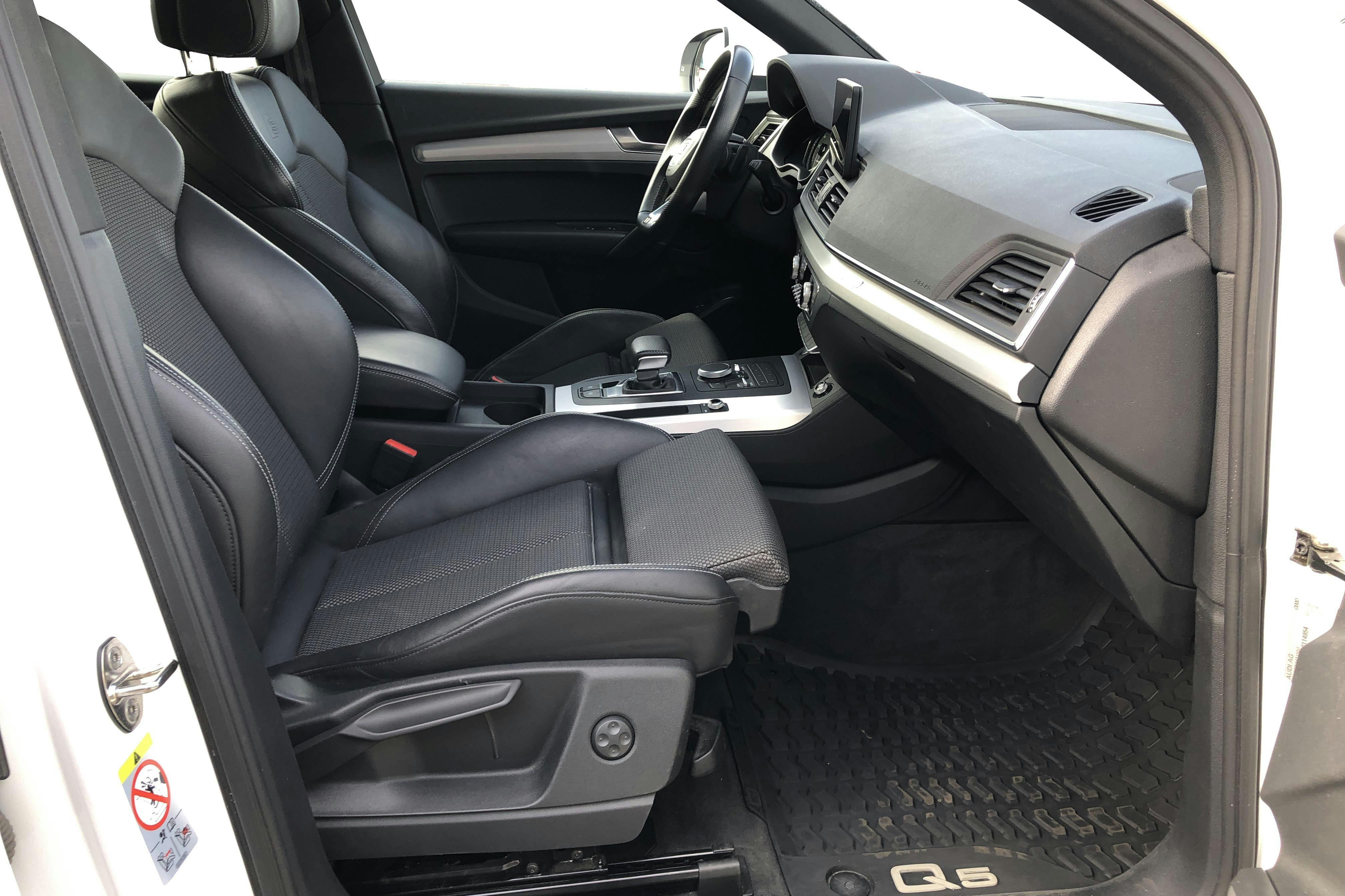 Audi Q5 55 TFSI e quattro (367hk) - 69 800 km - Automatic - white - 2020