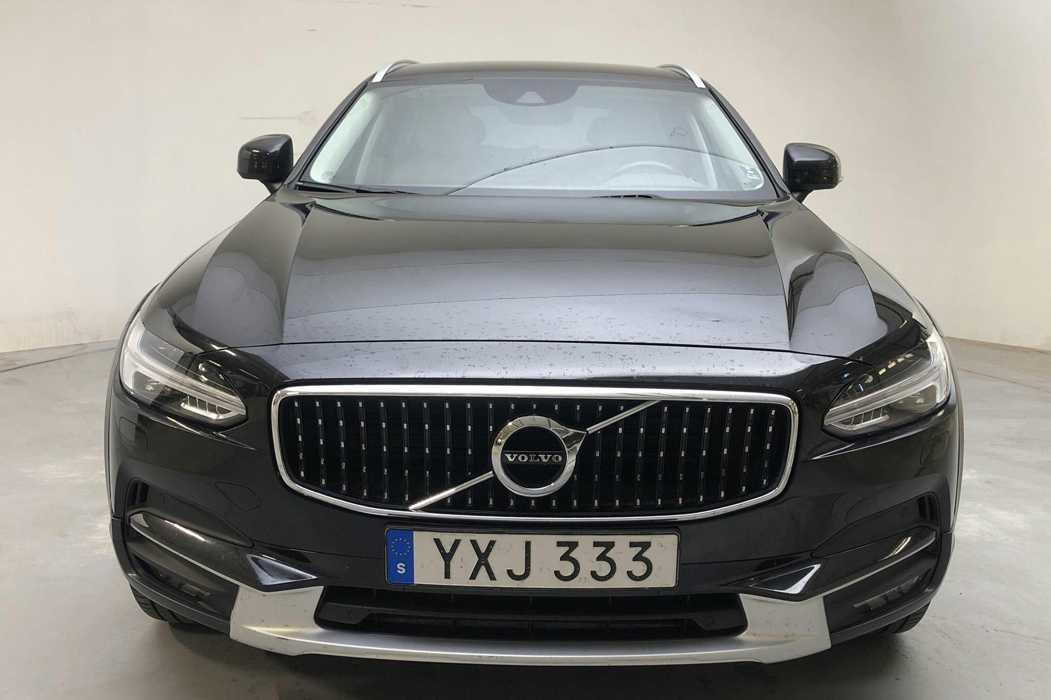 Volvo V90 D4 Cross Country AWD (190hk) - 12 811 mil - Automat - svart - 2018