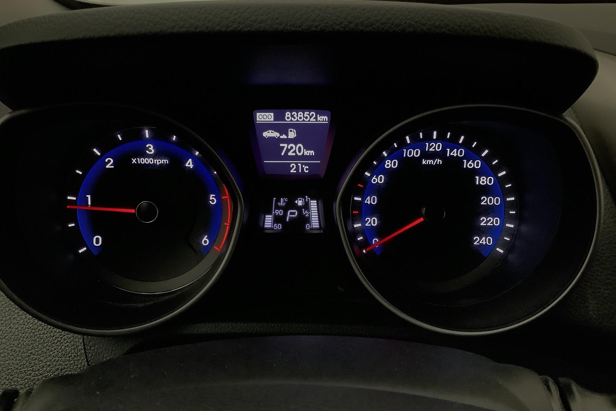 Hyundai i30 1.6 D 5dr (110hk) - 8 385 mil - Automat - röd - 2015