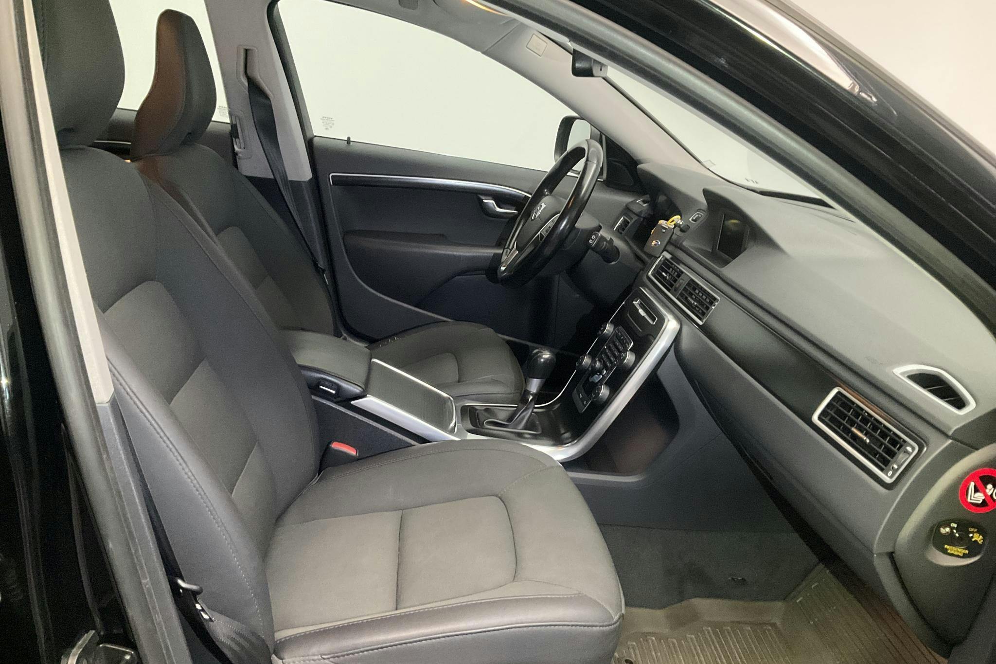 Volvo XC70 II D3 2WD (163hk) - 217 600 km - Manual - black - 2012