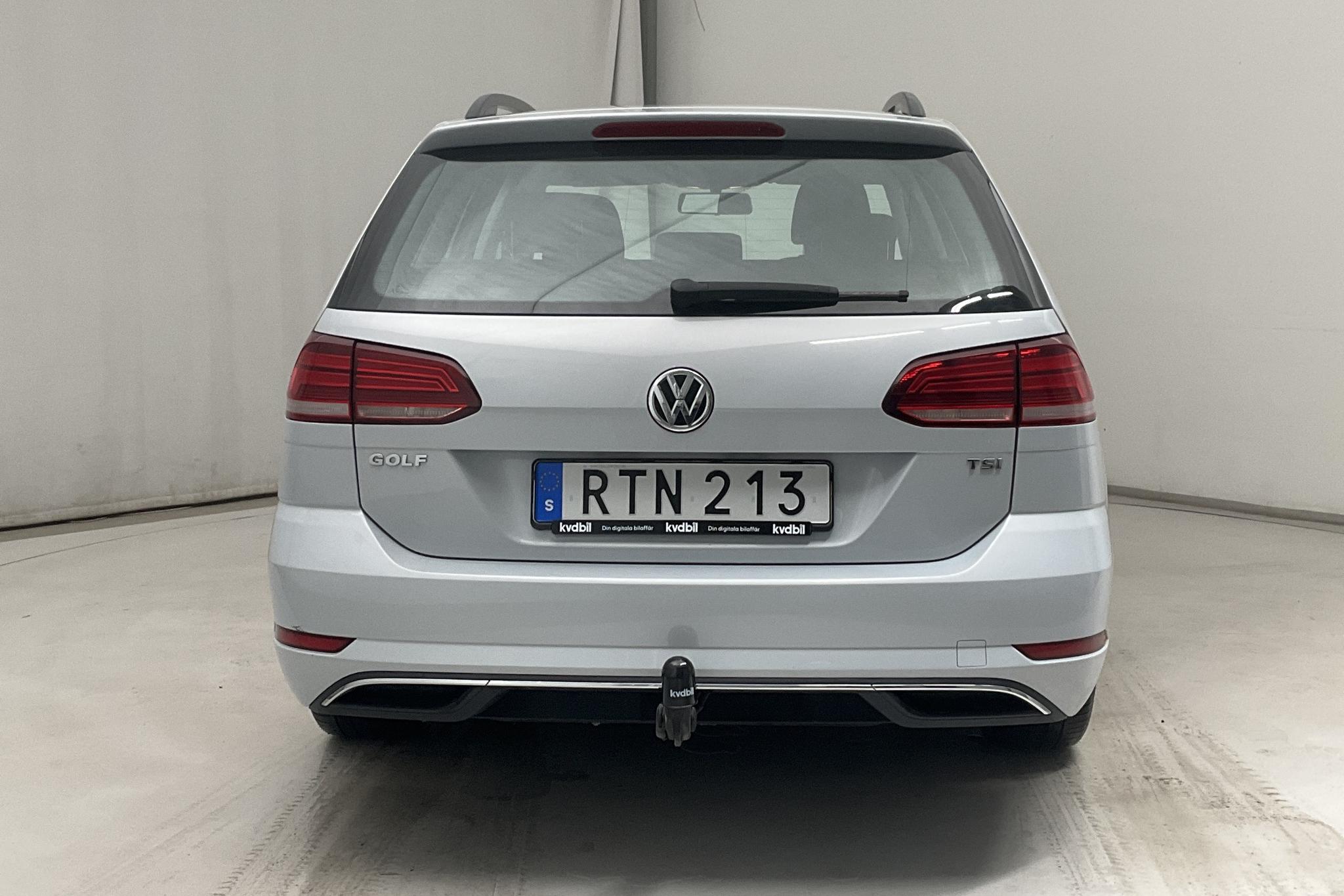 VW Golf VII 1.0 TSI Sportscombi (110hk) - 7 392 mil - Manuell - silver - 2017