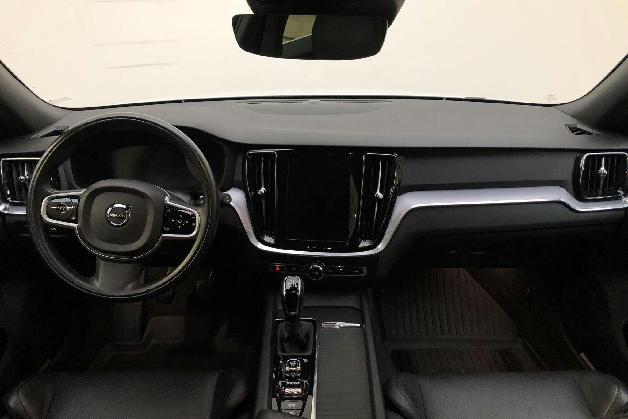 Volvo V60 D4 (190hk) - 74 580 km - Manual - white - 2019