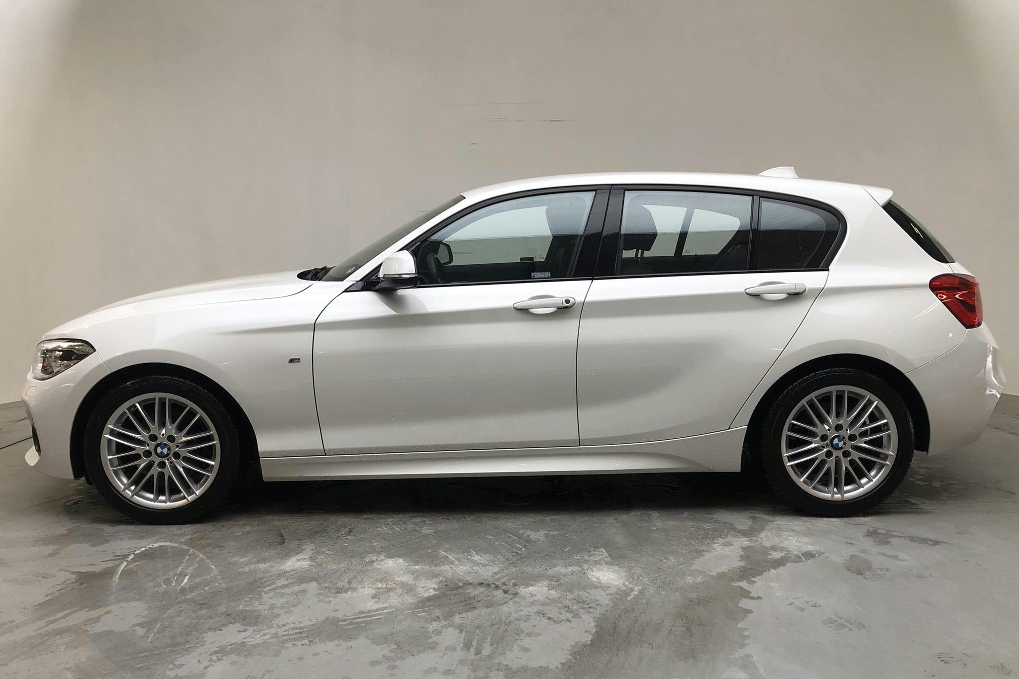 BMW 120i 5dr, F20 (184hk) - 5 253 mil - Automat - vit - 2019