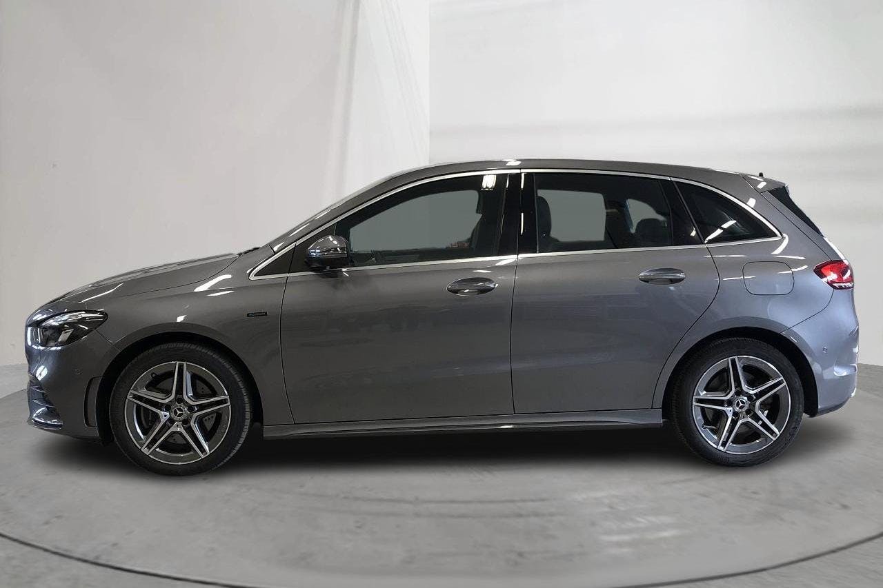 Mercedes B 250 e W247 (218hk) - 28 830 km - Automatic - Dark Grey - 2021