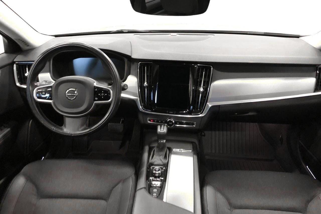 Volvo V90 D4 Cross Country AWD (190hk) - 8 301 mil - Automat - silver - 2020