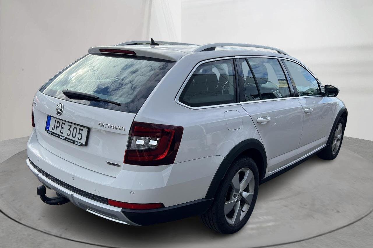 Skoda Octavia Scout II 2.0 TDI 4X4 (150hk) - 11 818 mil - Manuell - vit - 2018