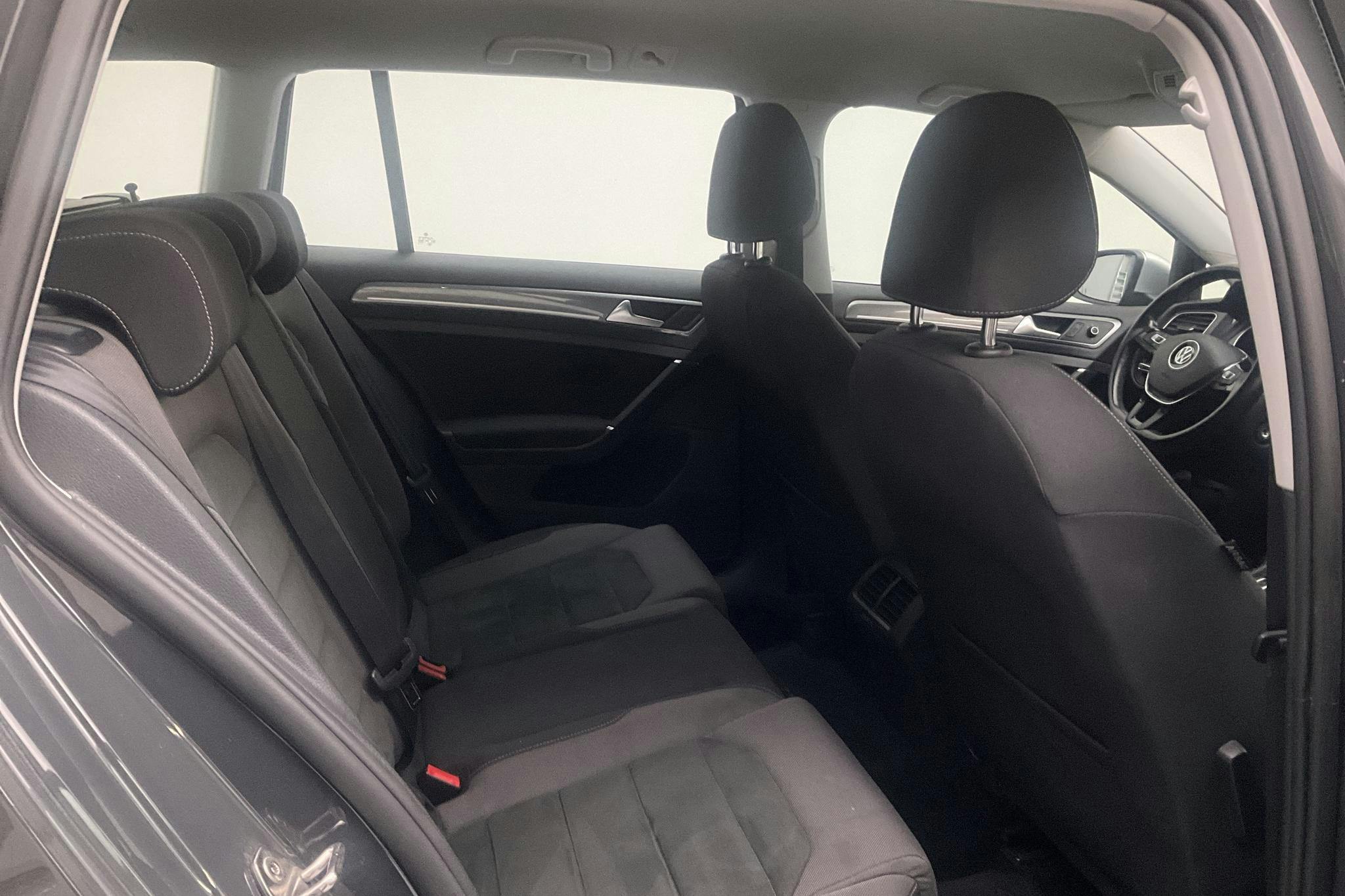 VW Golf Alltrack 2.0 TDI Sportscombi 4MOTION (184hk) - 100 720 km - Automatic - gray - 2019