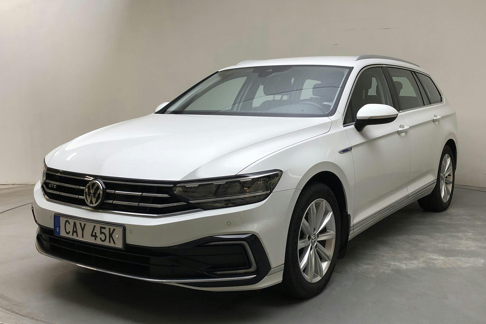 VW Passat 1.4 GTE Sportscombi (218hk) - 112 220 km - Automatic - white - 2020