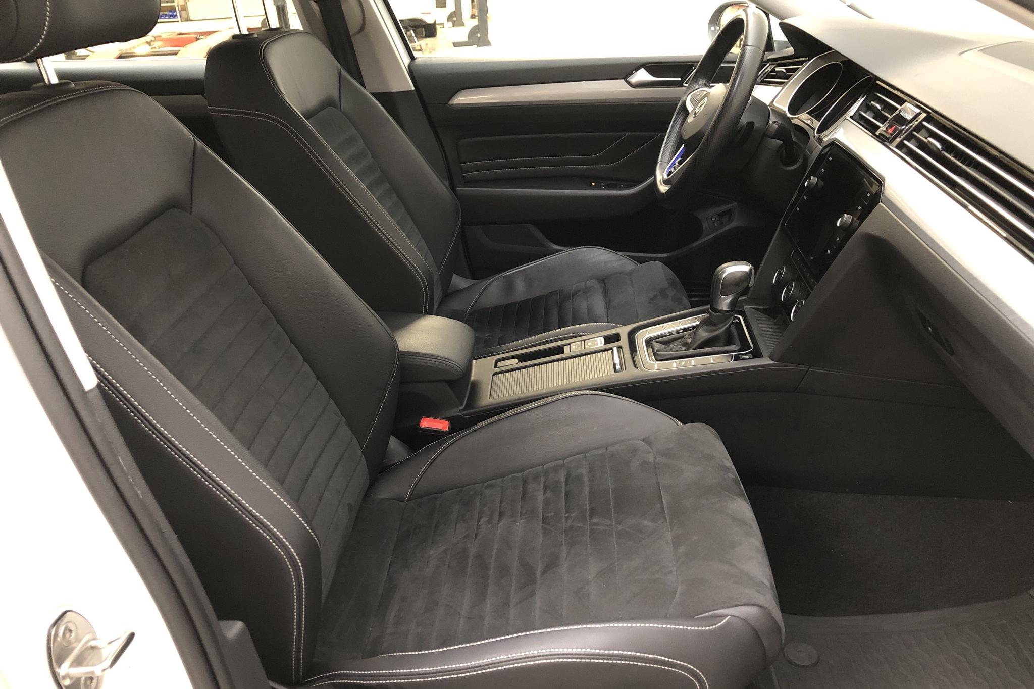 VW Passat 1.4 GTE Sportscombi (218hk) - 11 222 mil - Automat - vit - 2020