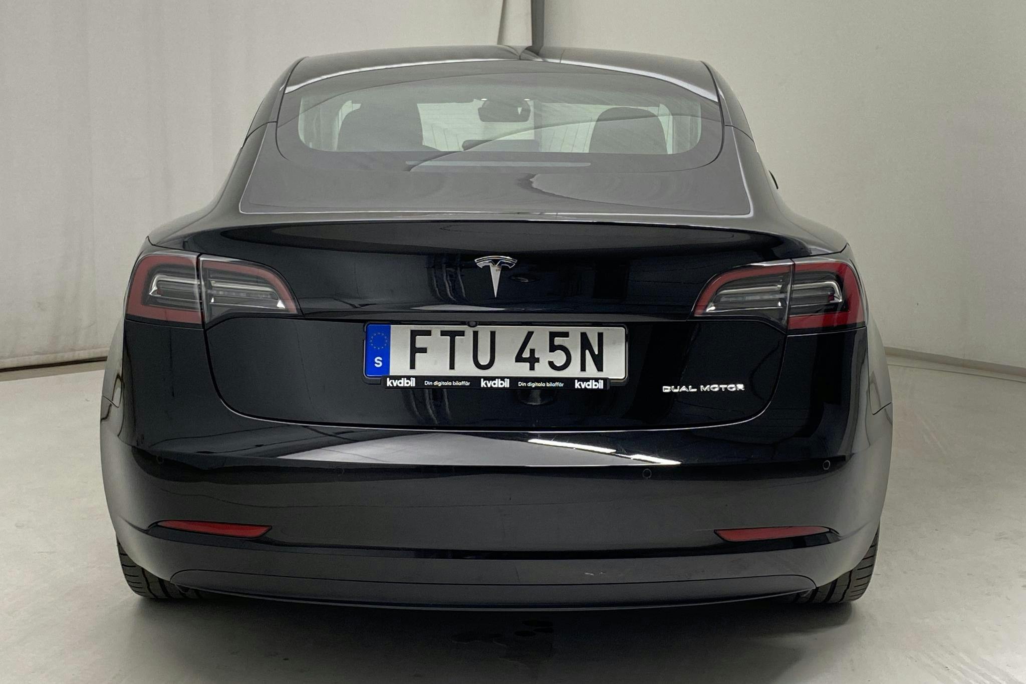 Tesla Model 3 Long Range Dual Motor AWD - 7 348 mil - Automat - svart - 2019