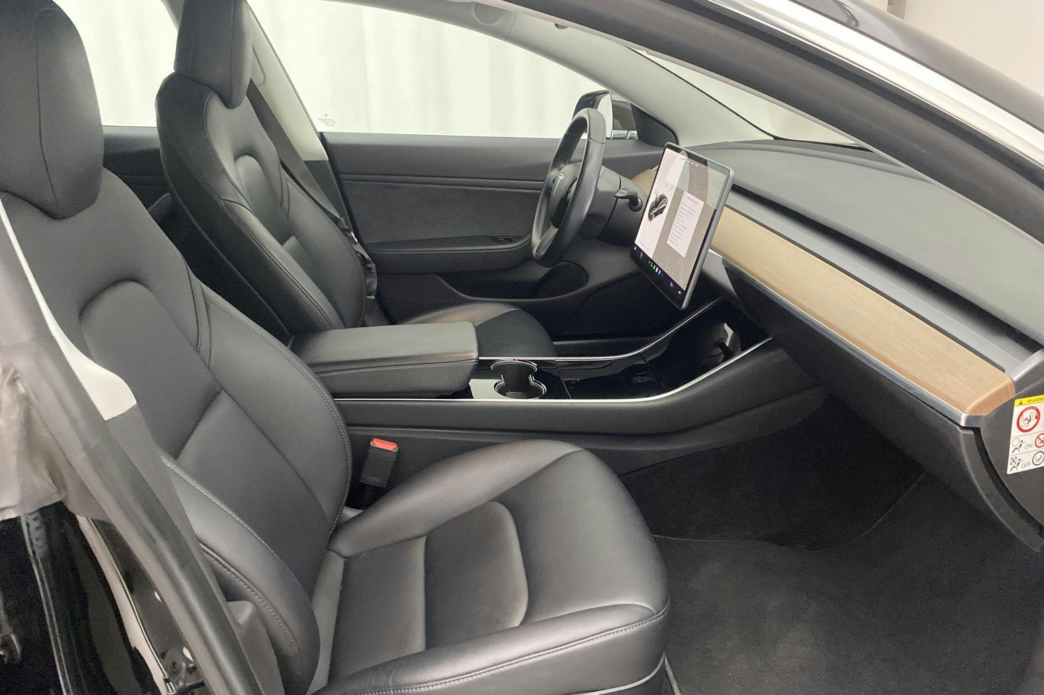 Tesla Model 3 Long Range Dual Motor AWD - 7 348 mil - Automat - svart - 2019