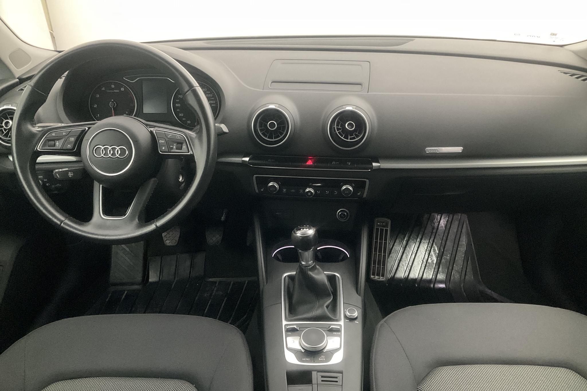Audi A3 1.0 TFSI Sportback (116hk) - 102 820 km - Manual - black - 2017