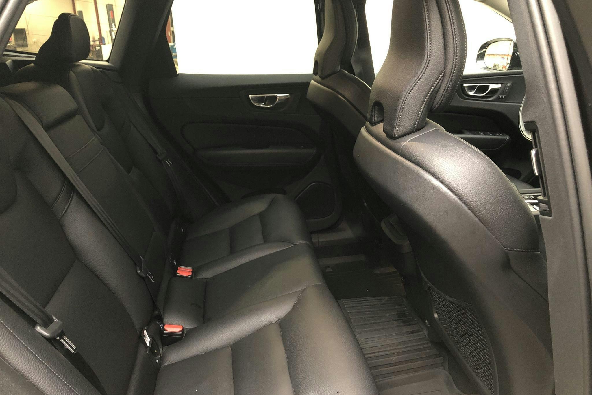 Volvo XC60 D4 AWD (190hk) - 16 070 mil - Automat - svart - 2019