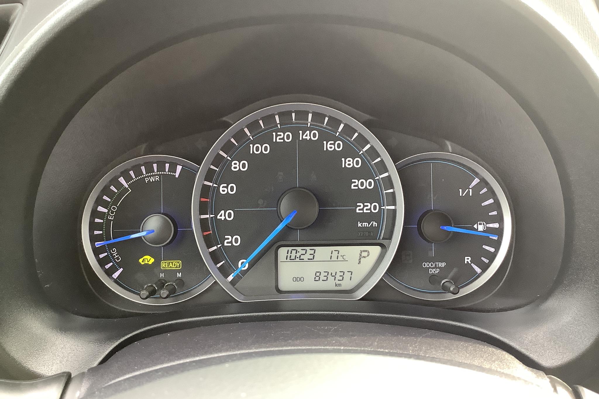 Toyota Yaris 1.5 HSD 5dr (75hk) - 8 343 mil - Automat - vit - 2014