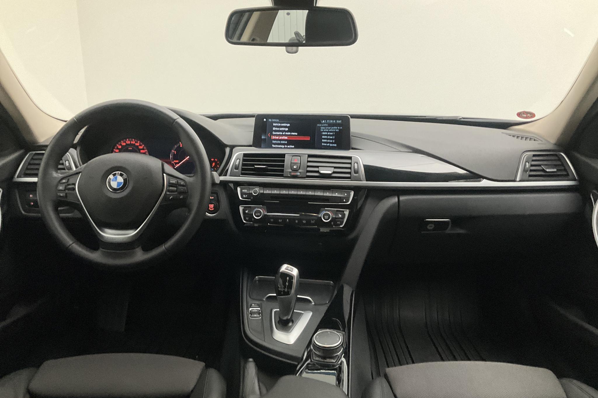 BMW 320d xDrive Sedan, F30 (190hk) - 7 434 mil - Automat - svart - 2018