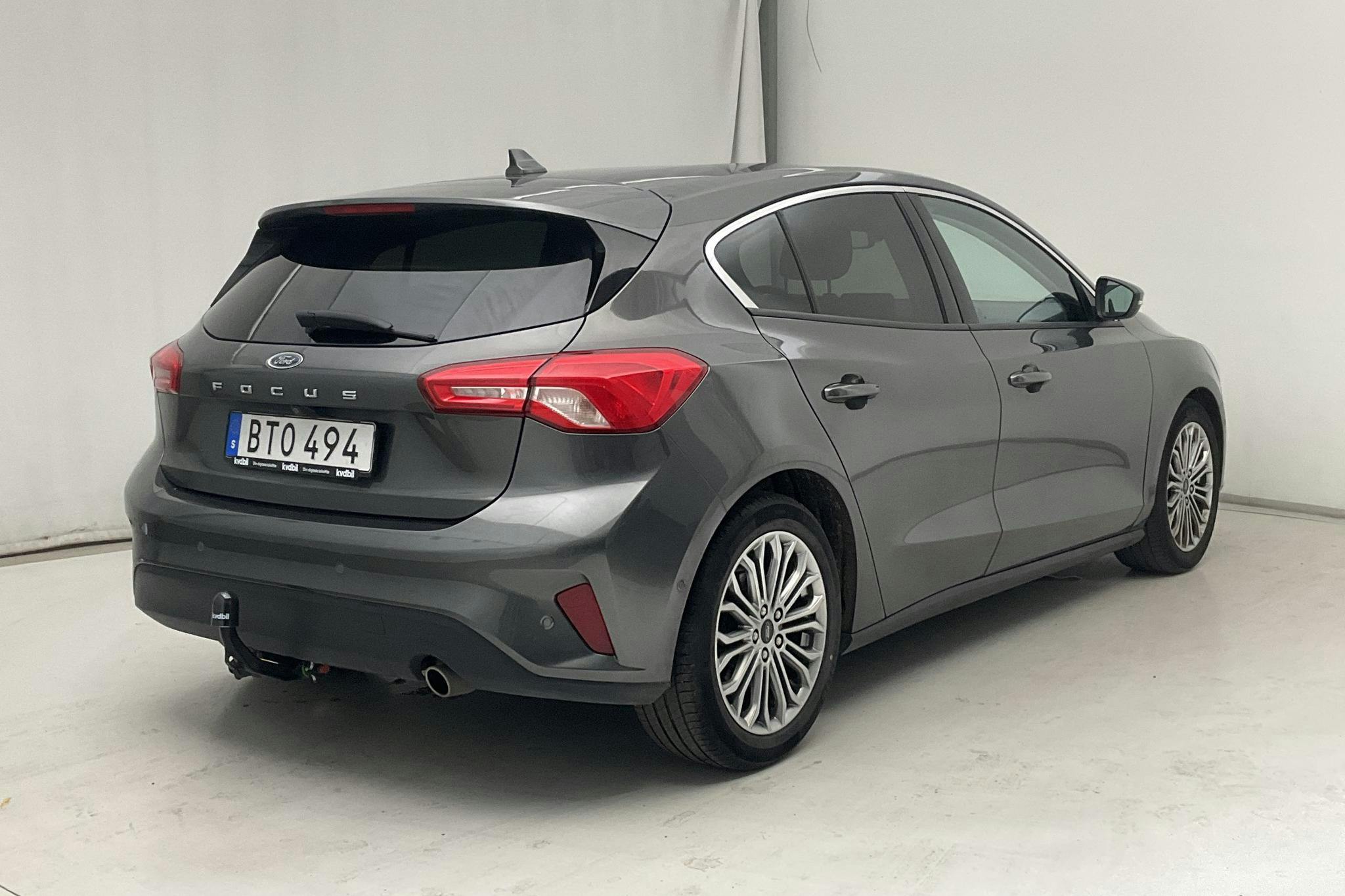 Ford Focus 1.0T EcoBoost 5dr (125hk) - 5 090 mil - Manuell - grå - 2019