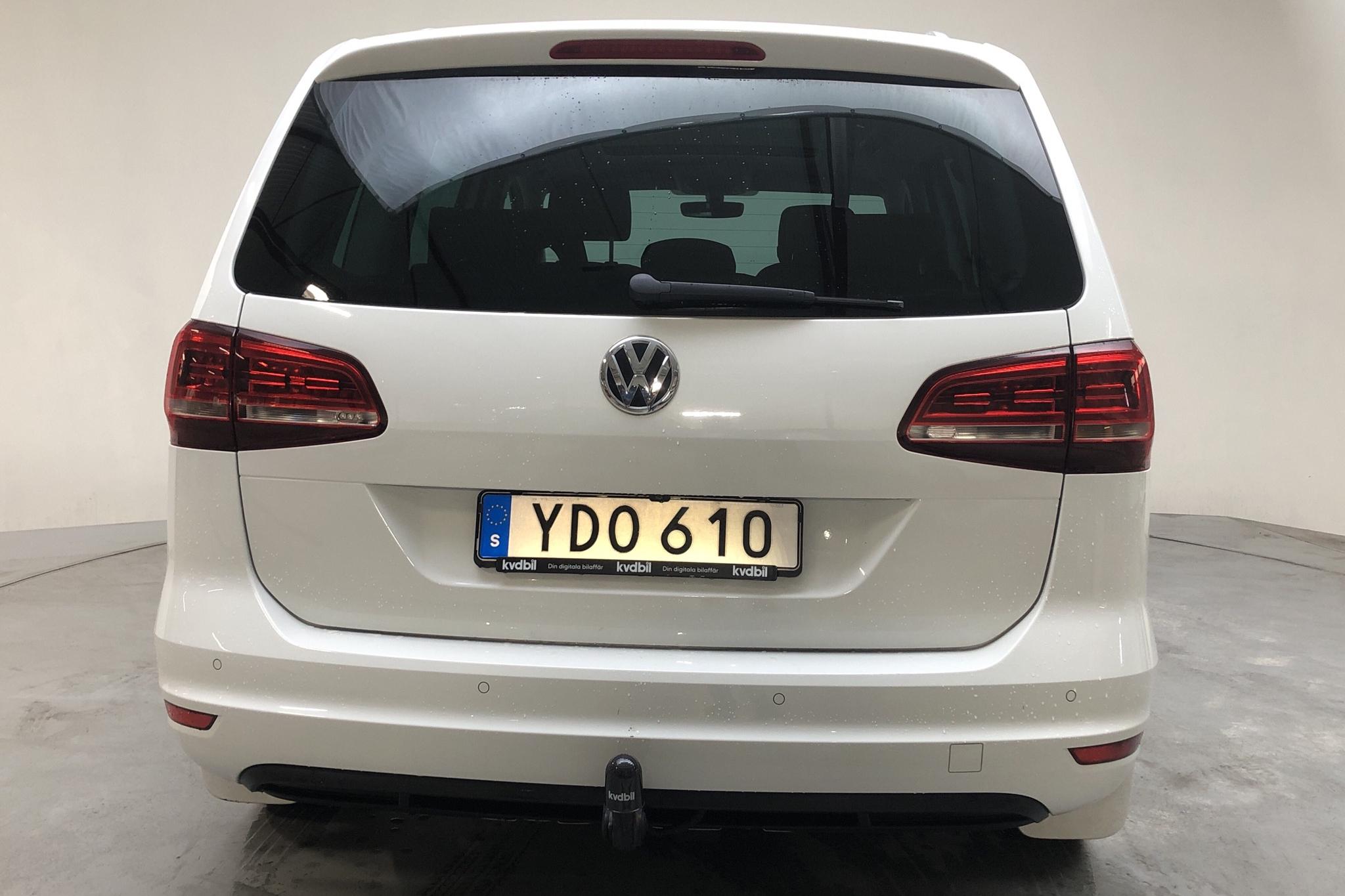 VW Sharan 2.0 TDI (150hk) - 11 546 mil - Automat - vit - 2016