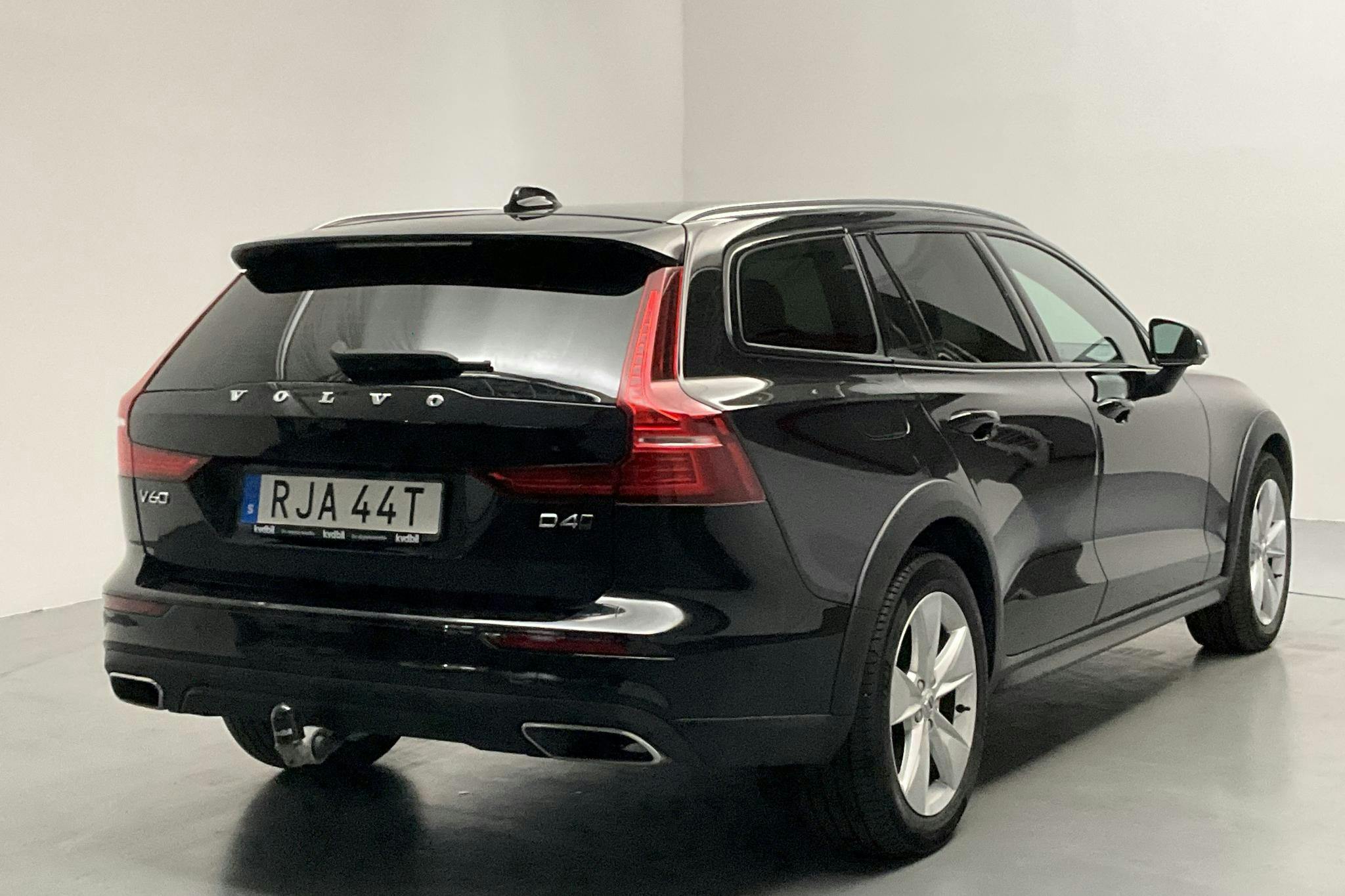 Volvo V60 D4 Cross Country AWD (190hk) - 62 560 km - Automatic - black - 2019