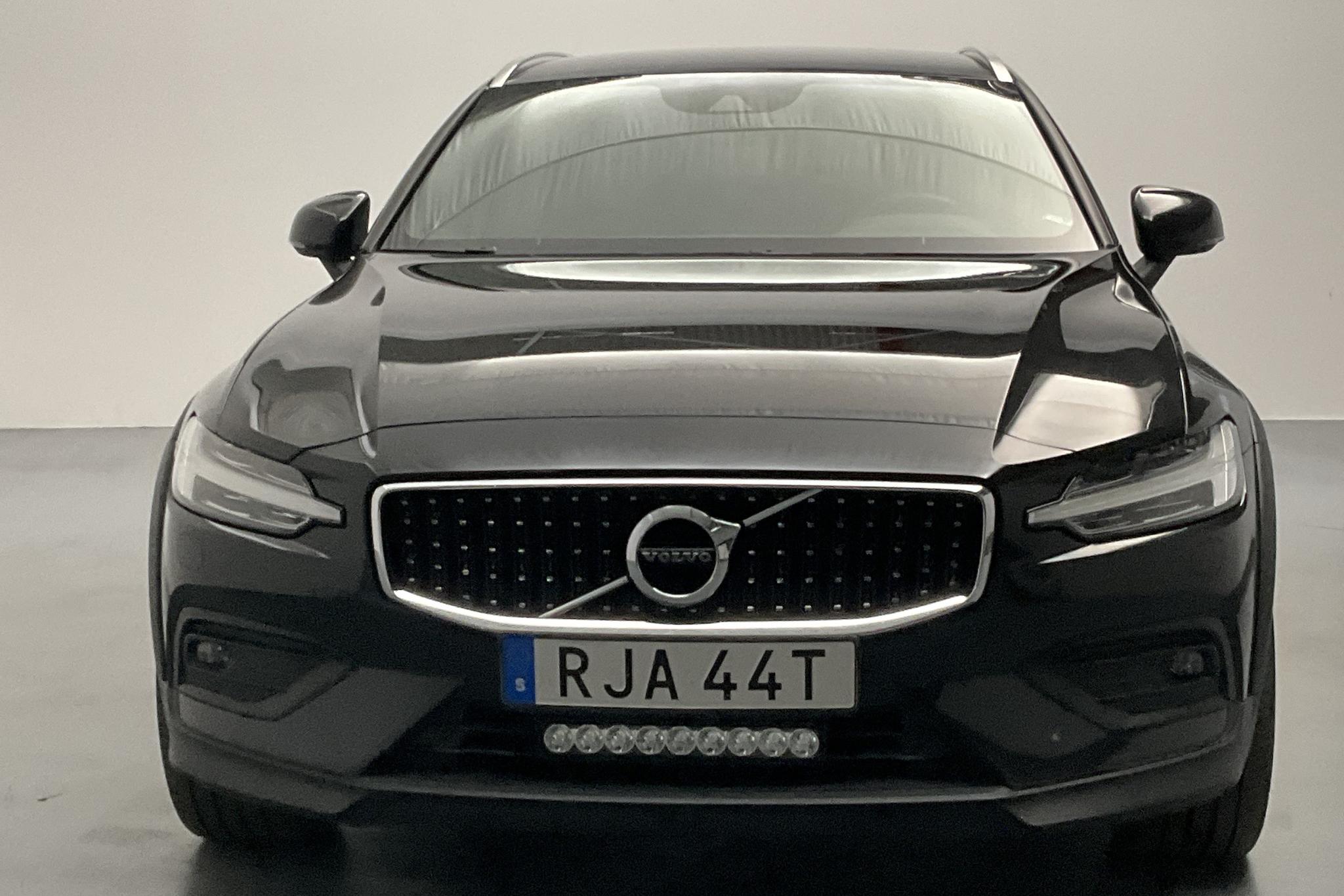 Volvo V60 D4 Cross Country AWD (190hk) - 62 560 km - Automatic - black - 2019