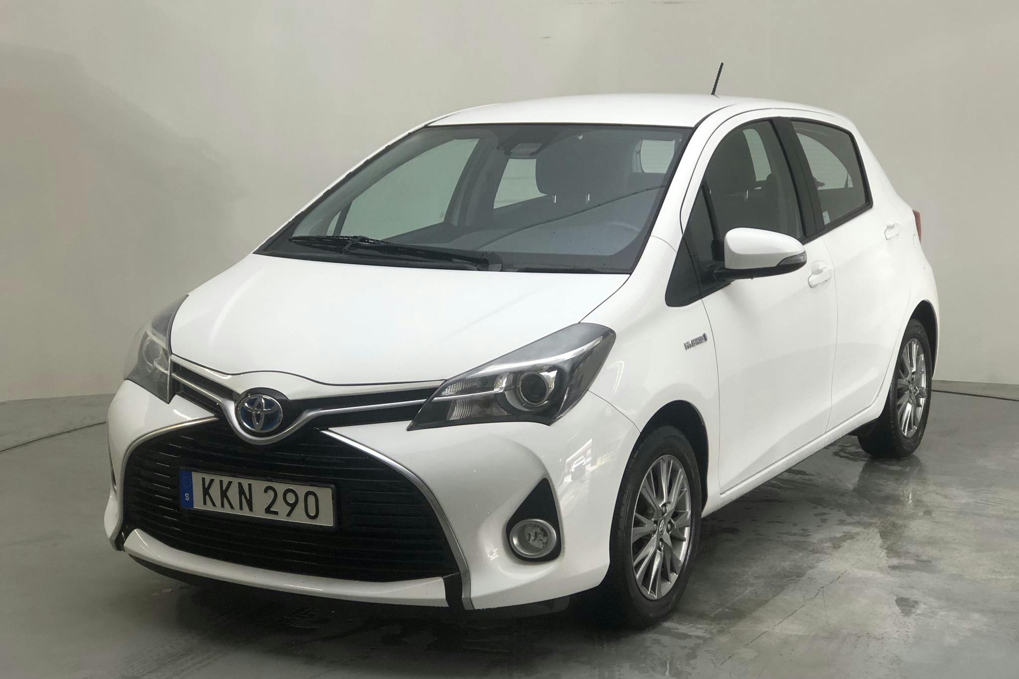 Toyota Yaris 1.5 HSD 5dr (75hk) - 6 930 mil - Automat - vit - 2016