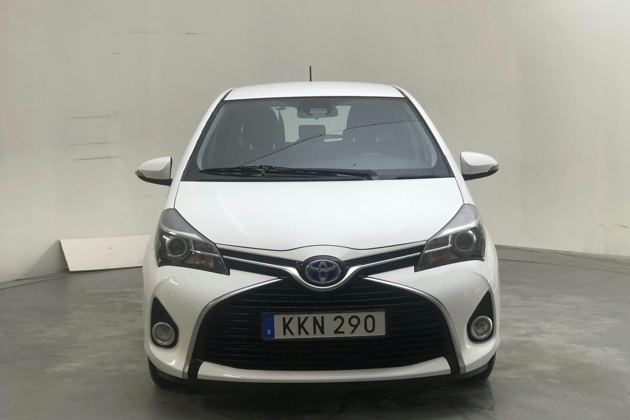 Toyota Yaris 1.5 HSD 5dr (75hk) - 6 930 mil - Automat - vit - 2016
