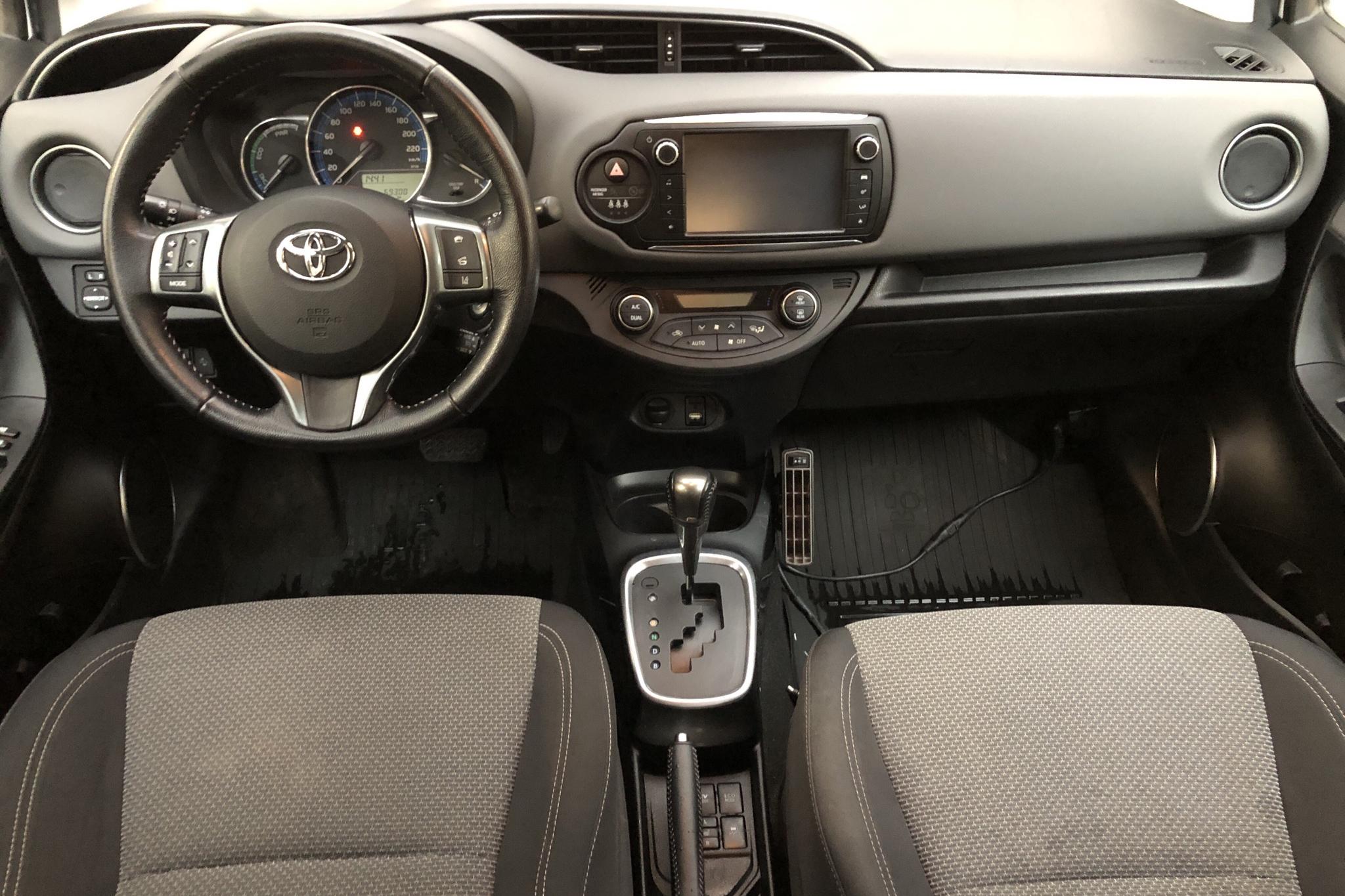 Toyota Yaris 1.5 HSD 5dr (75hk) - 6 930 mil - Automat - vit - 2016