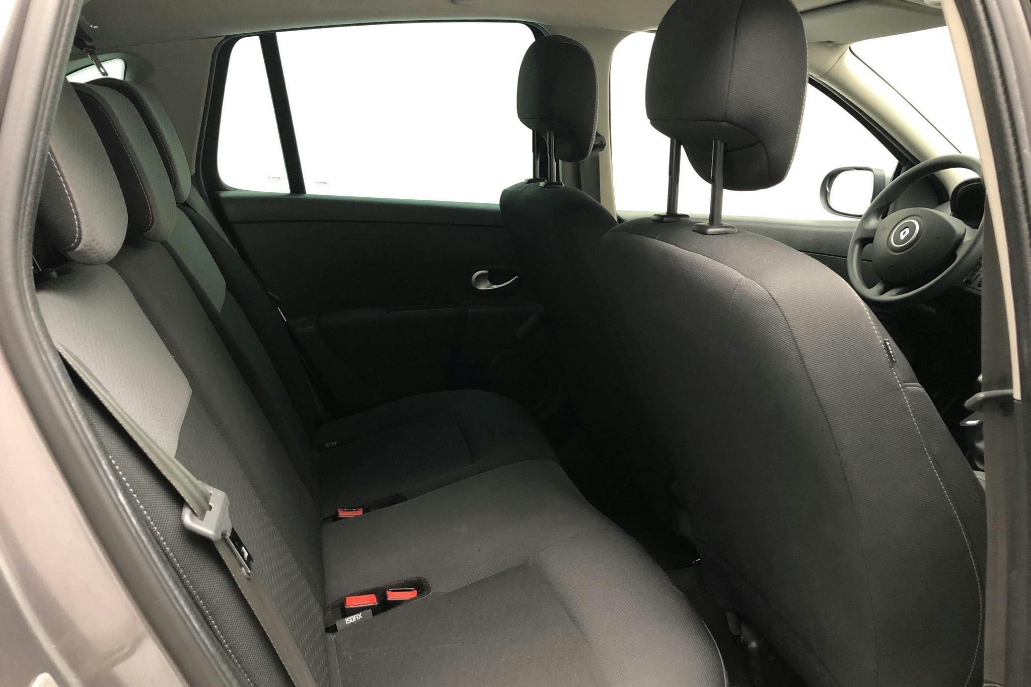 Renault Clio III 1.2 TCE 100 Sport Tourer (101hk) - 97 700 km - Manual - gray - 2009