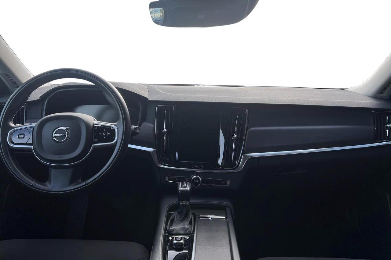 Volvo V90 D4 Cross Country AWD (190hk) - 16 370 mil - Automat - svart - 2019