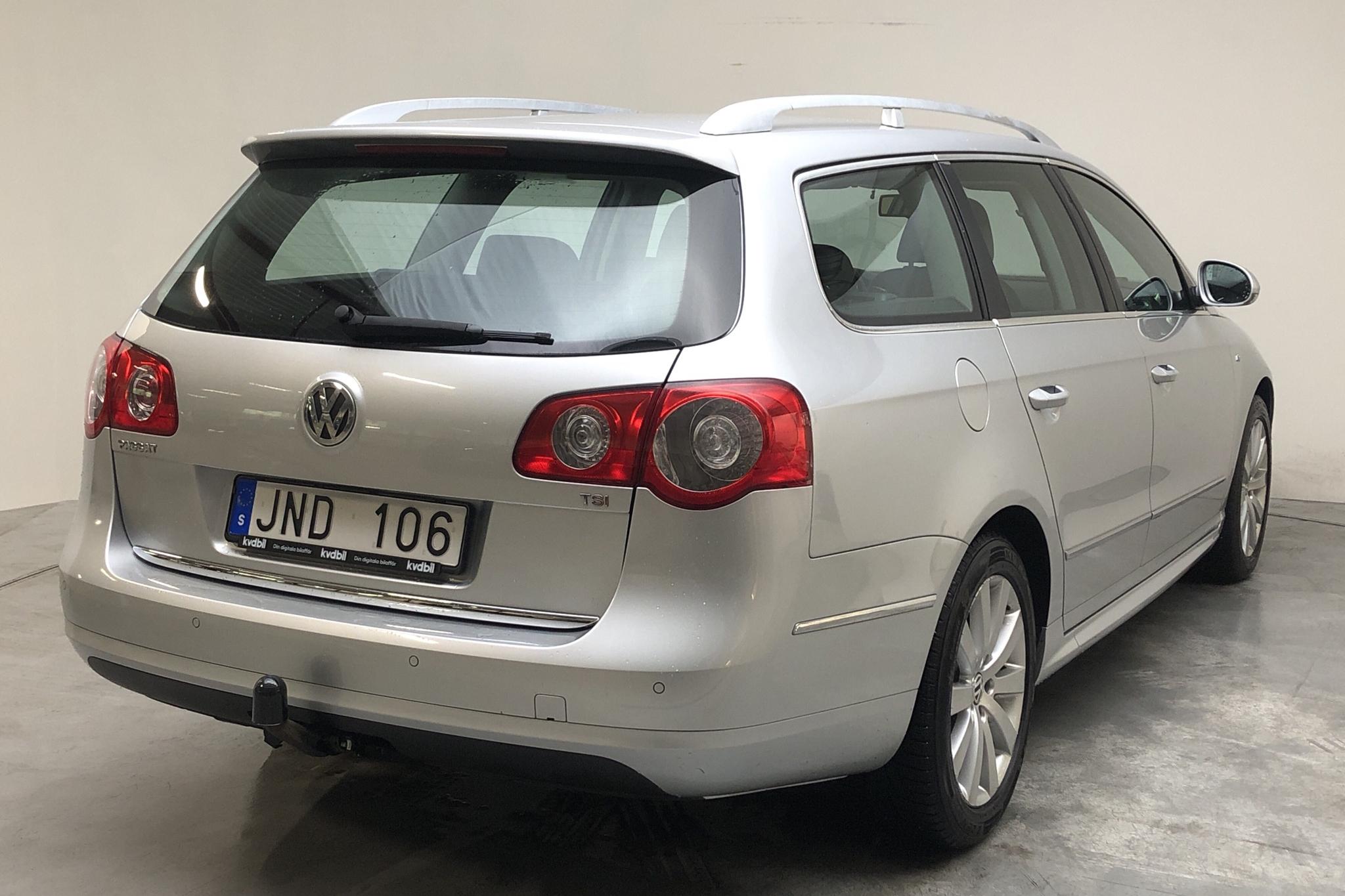 VW Passat 1.4 TSI EcoFuel Variant (150hk) - 18 865 mil - Automat - silver - 2010