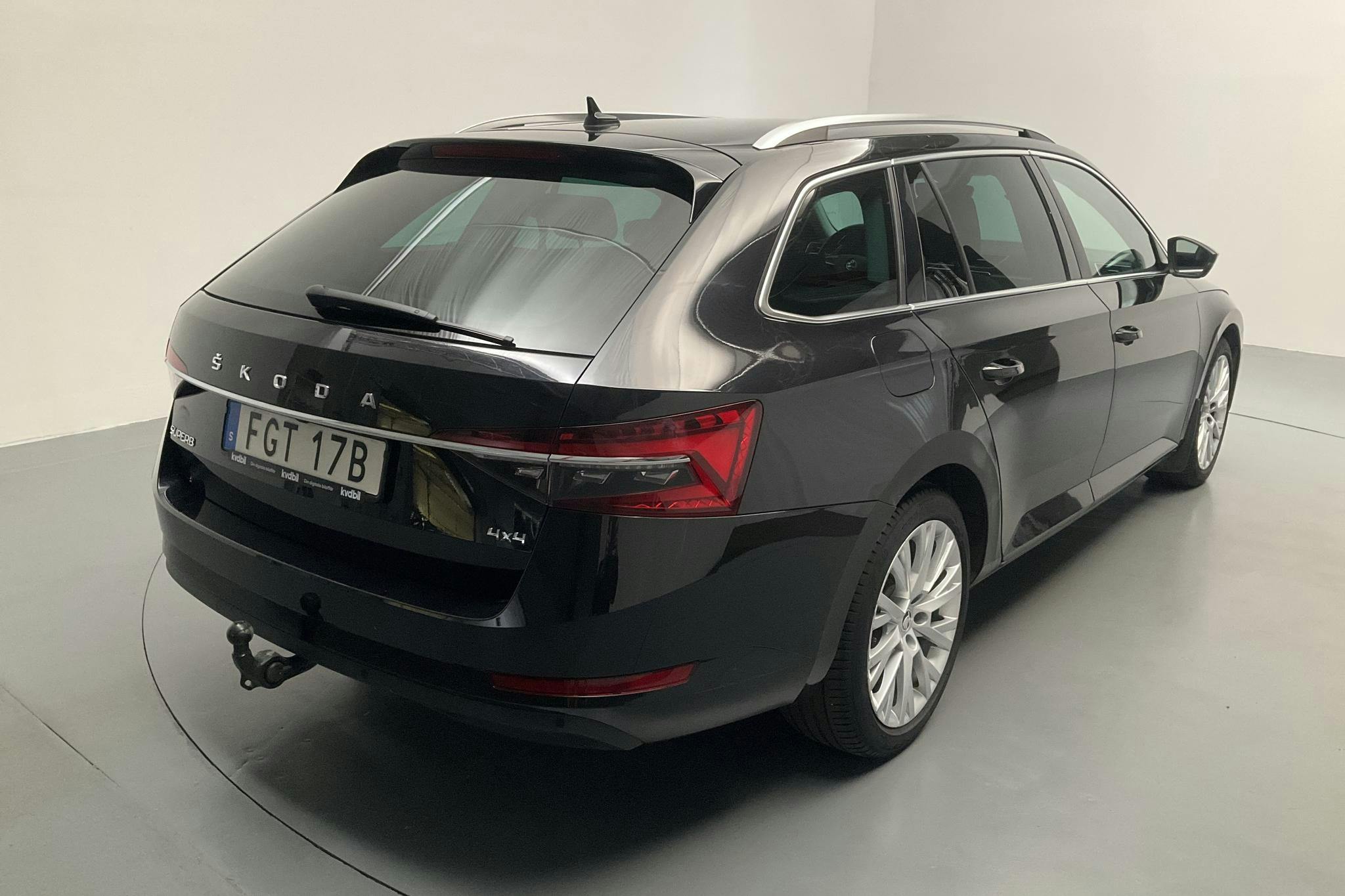 Skoda Superb 2.0 TDI 4x4 Kombi (190hk) - 73 310 km - Automatic - black - 2020